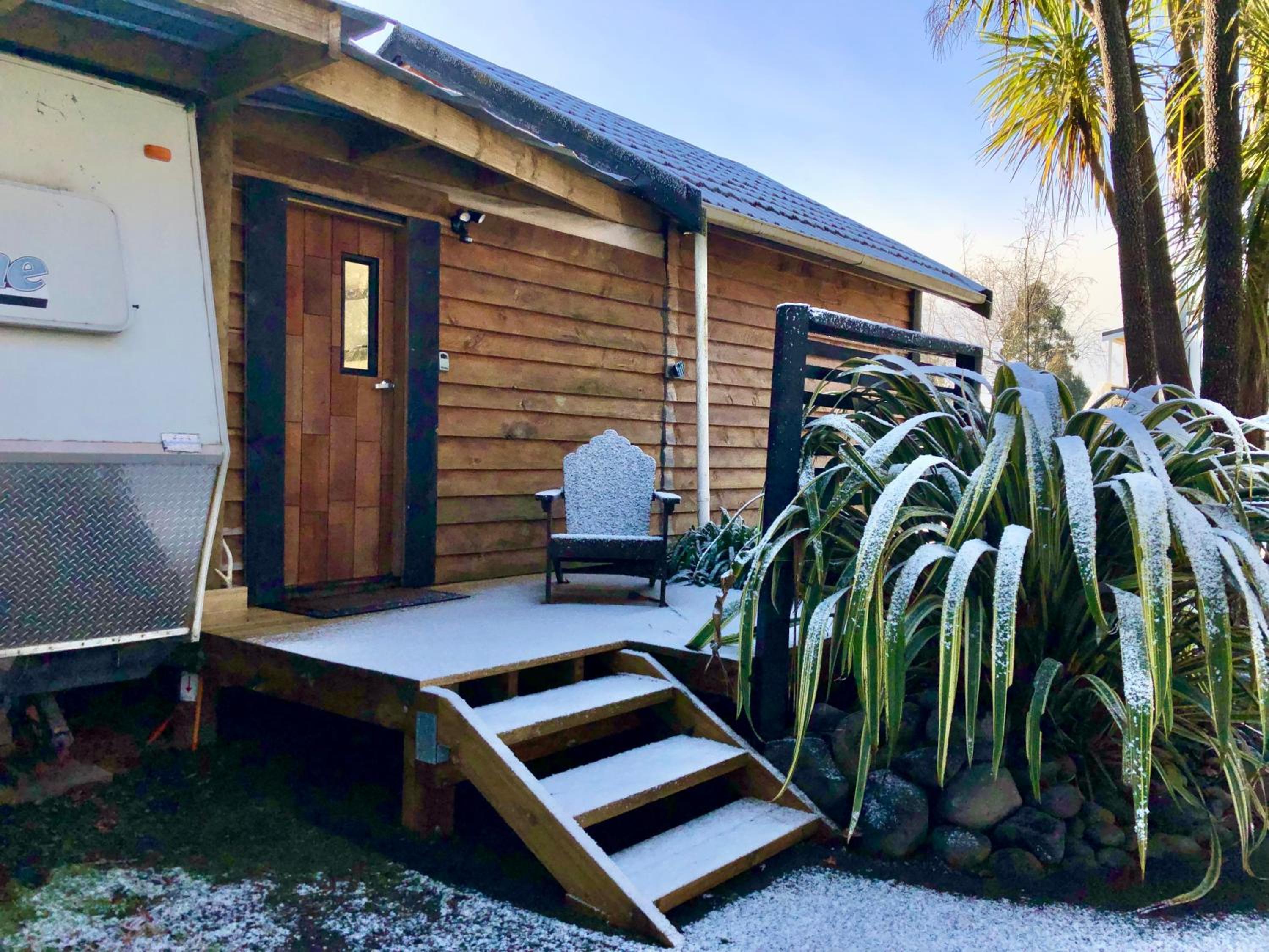 Unique and Charming Garden Cottage/Campervan