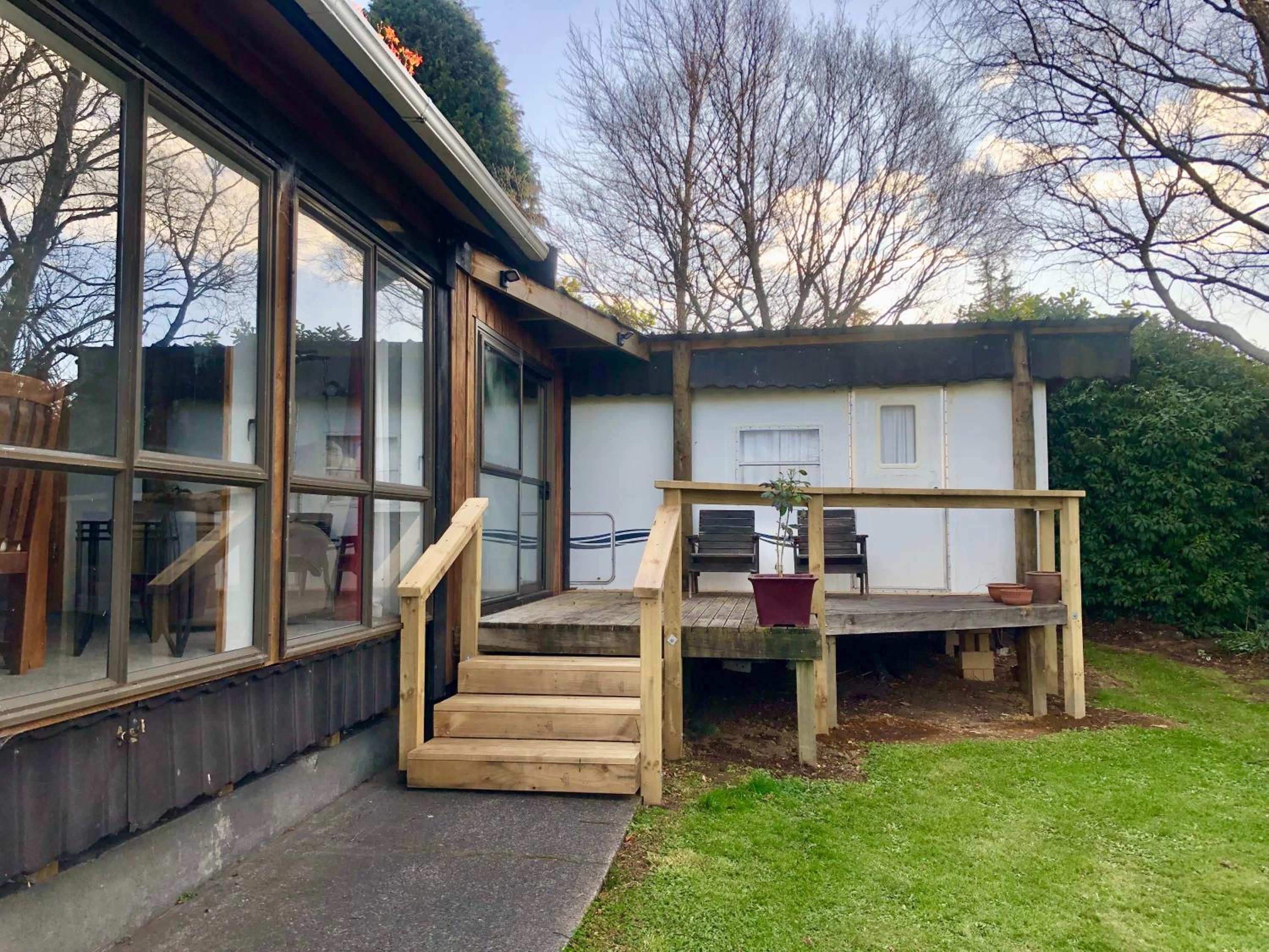 Unique and Charming Garden Cottage/Campervan