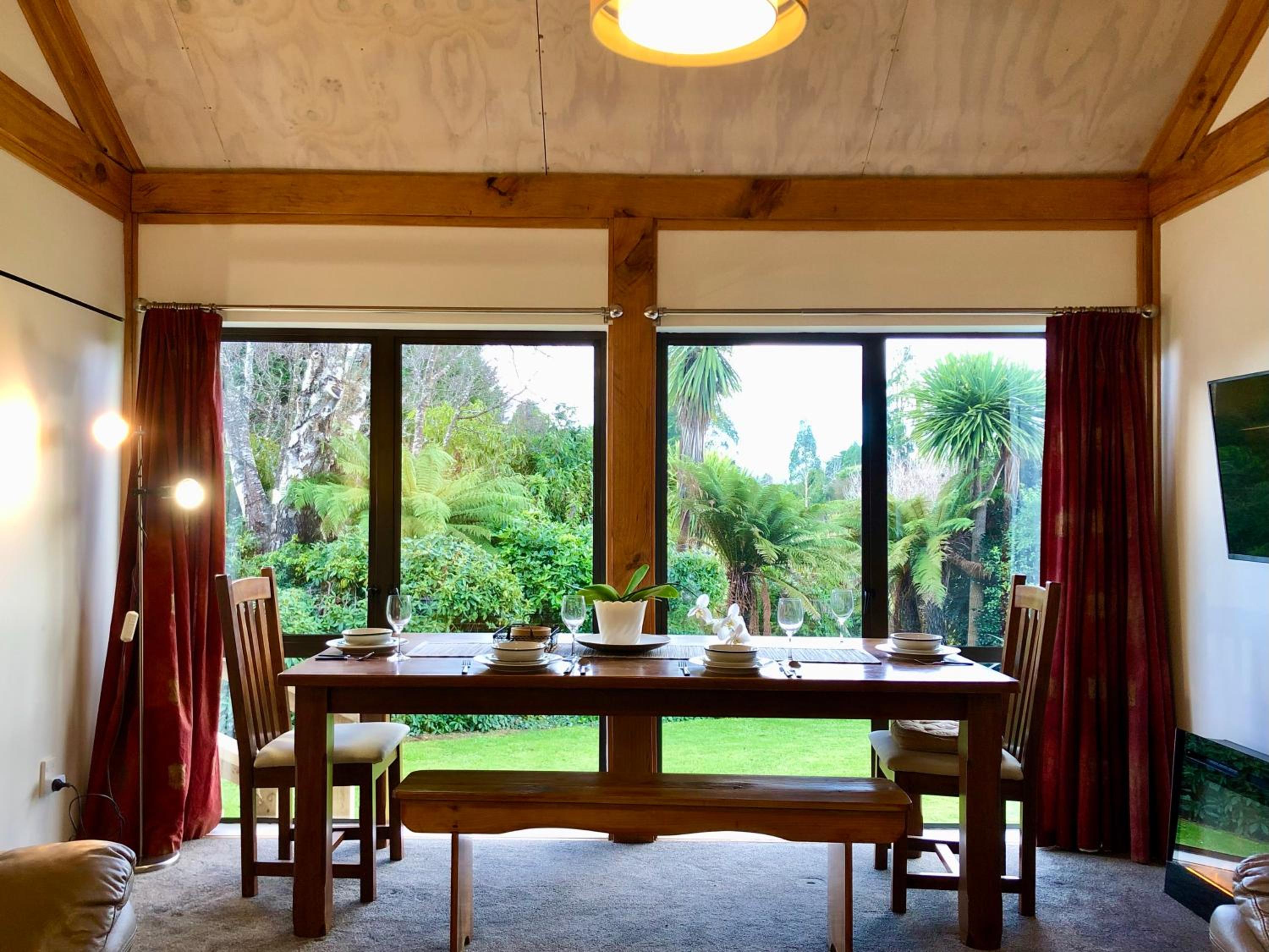 Unique and Charming Garden Cottage/Campervan