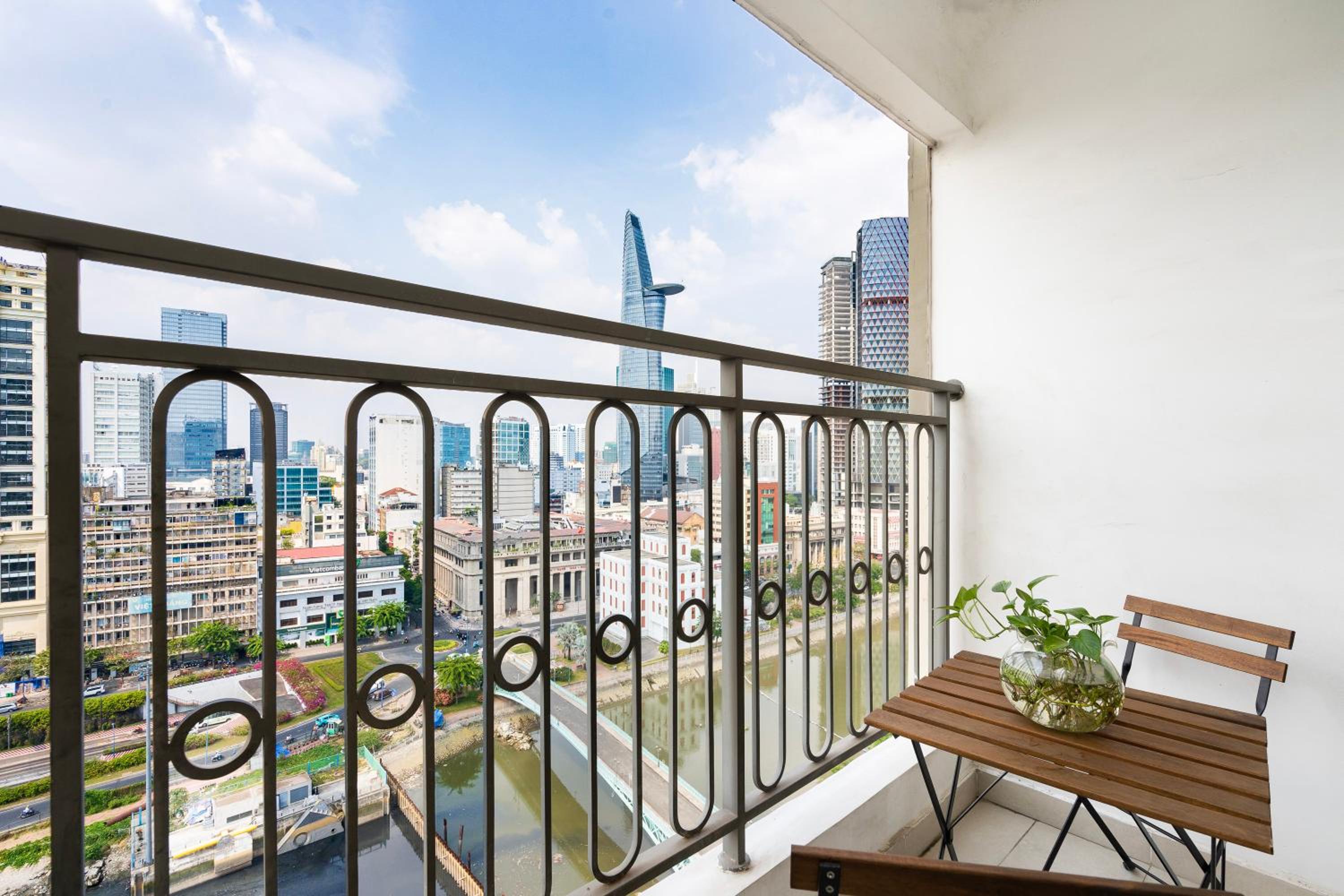 Melody Apartment - SAIGON ROYAL Building