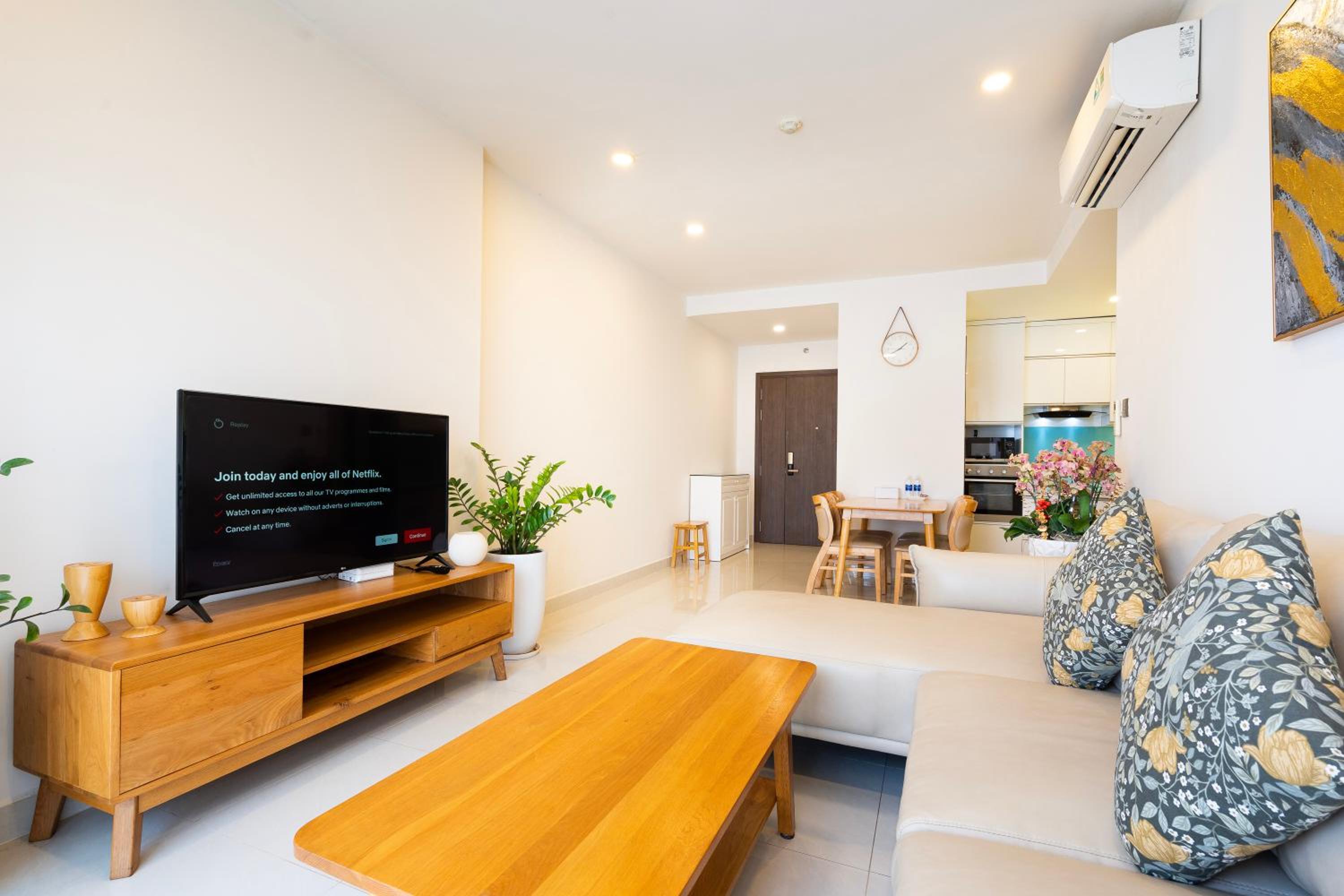 Melody Apartment - SAIGON ROYAL Building