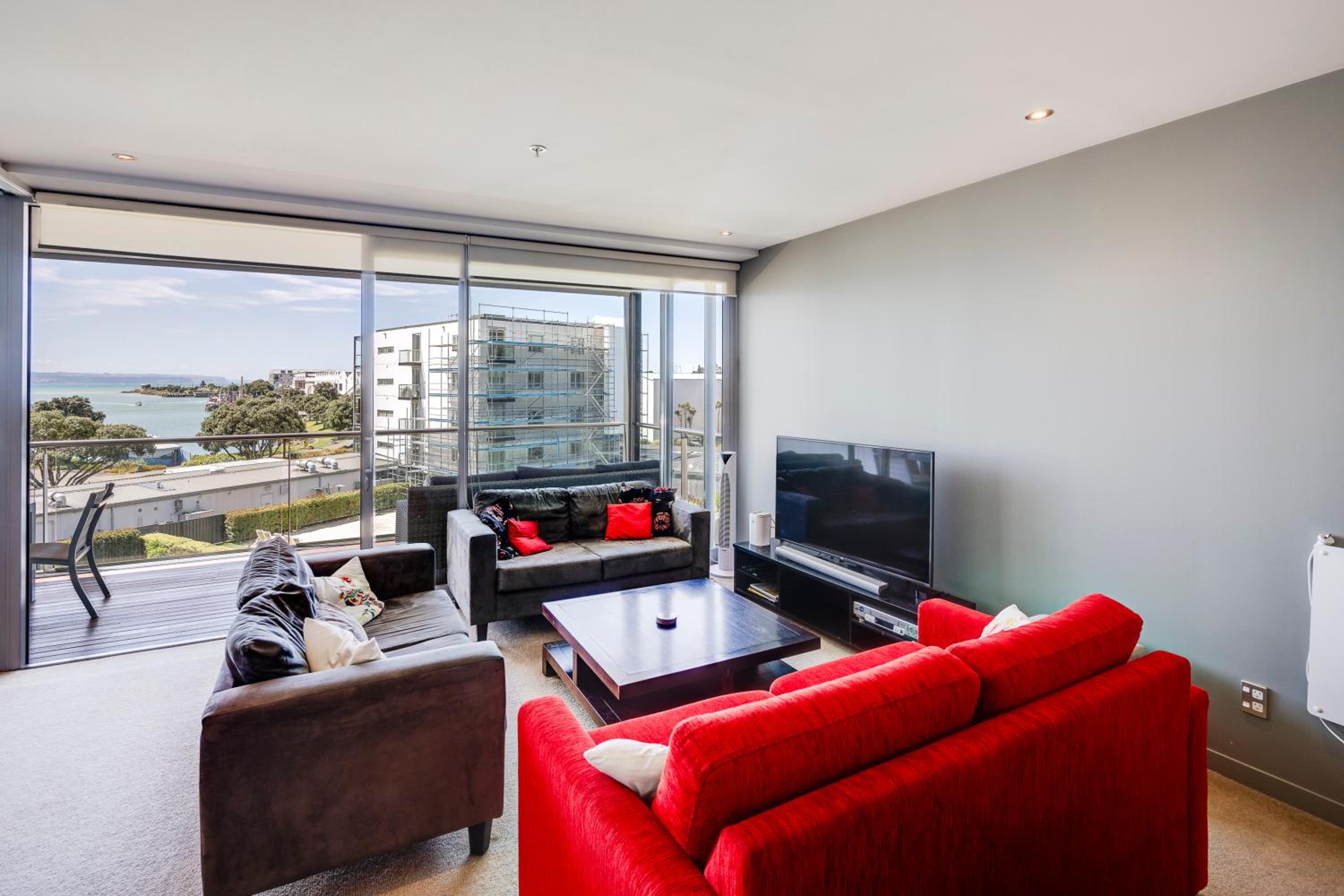 The Bay Bach - Napier Holiday Apartment view 3