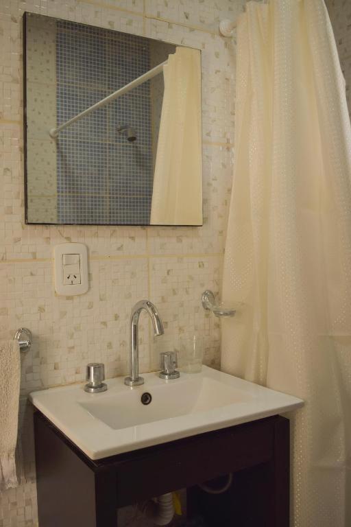 Casa quincho y pileta en Brown