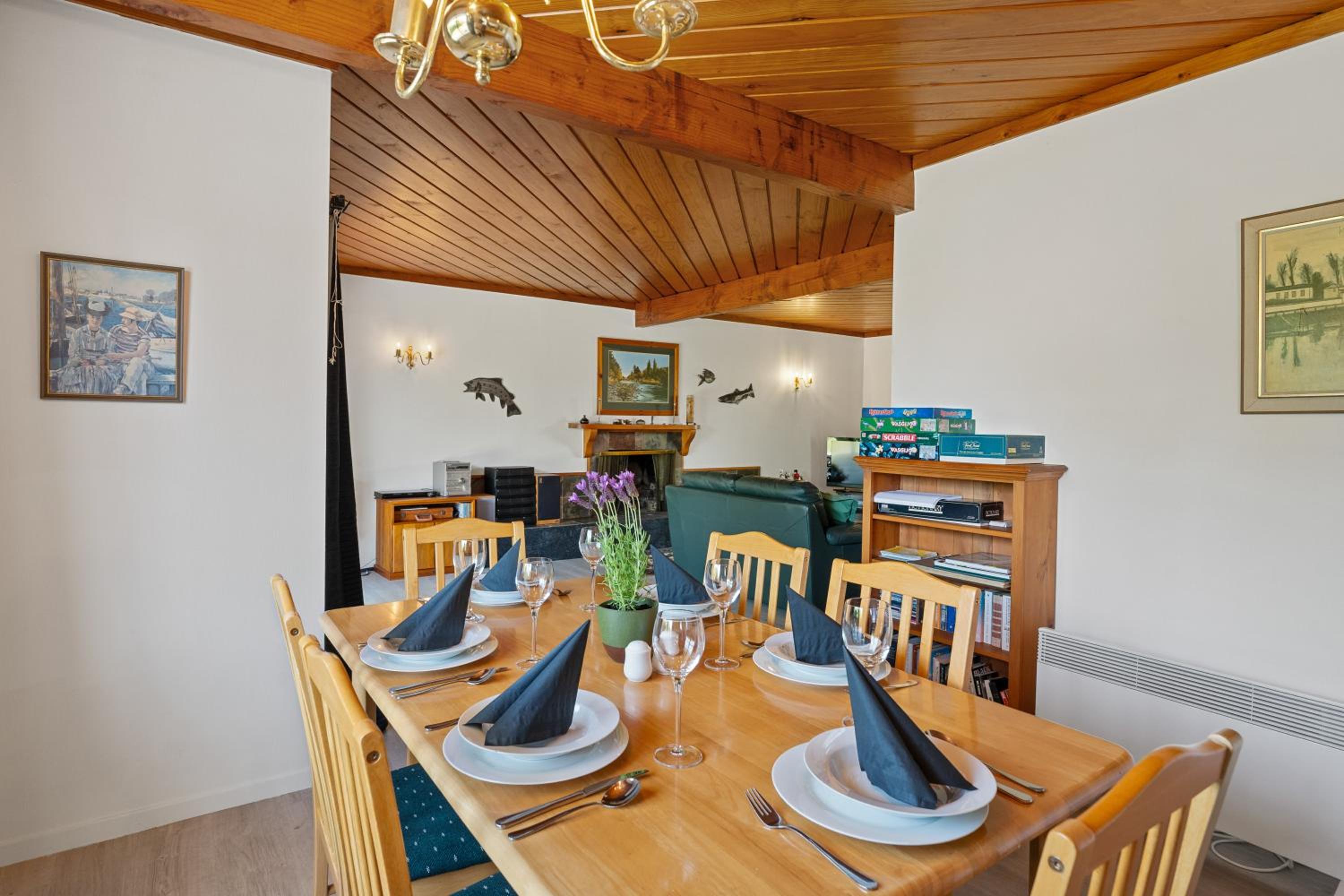 Lakeside Serenity - Taupo Holiday Home view 5