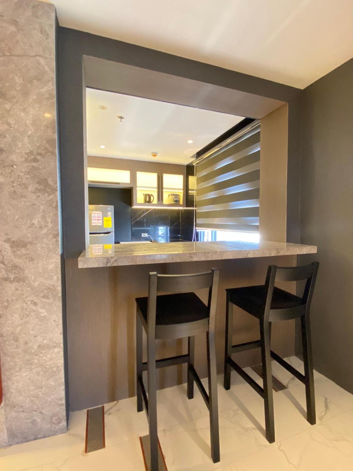 Malate Bayview Mansion 17A/B view 4