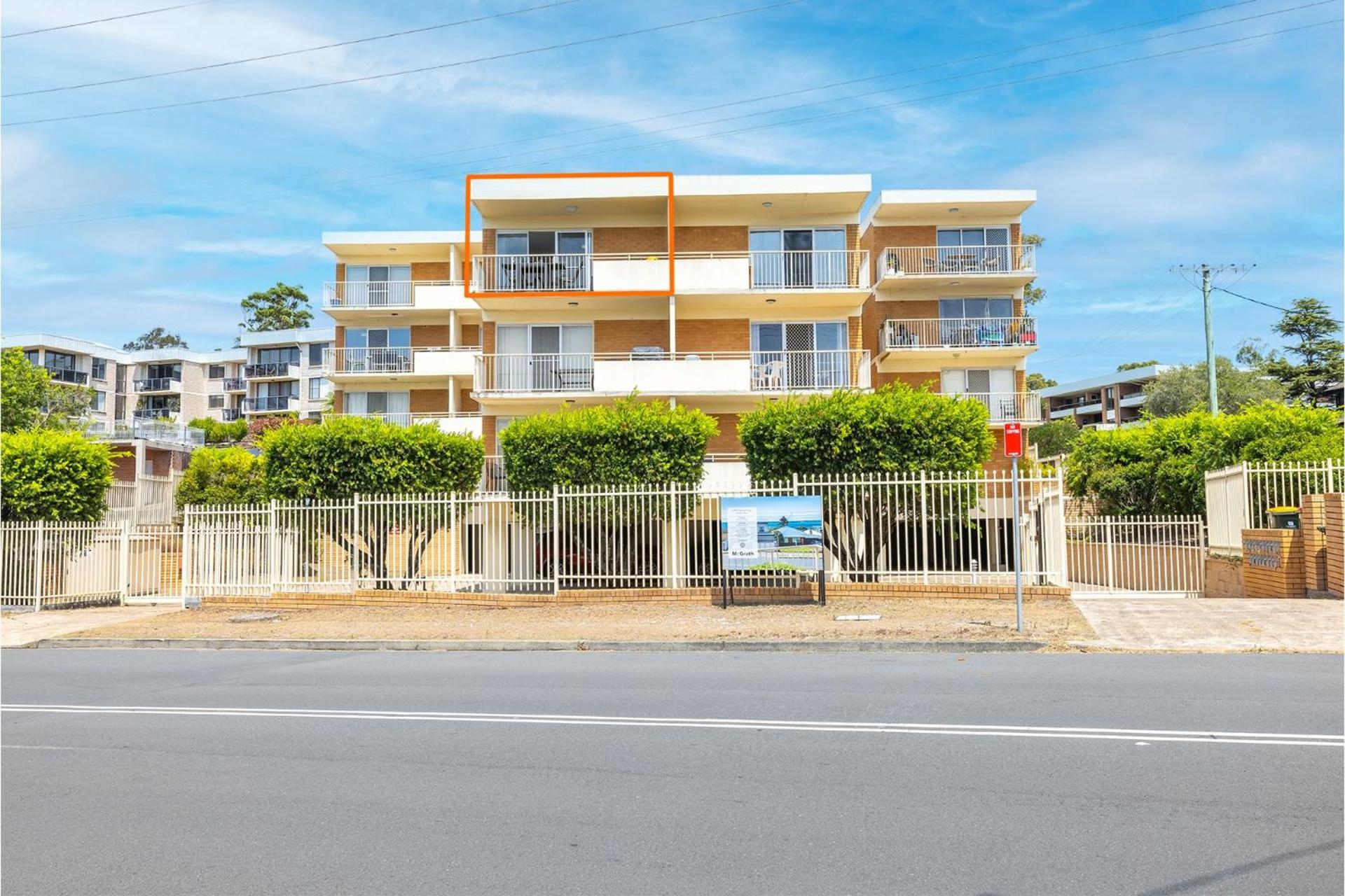 Yarramundi, 6,47 Magnus St - Unit in Nelson Bay with stunning water views, air con, wifi, linen and bed making