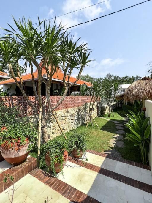 Villa Joglo Catalina