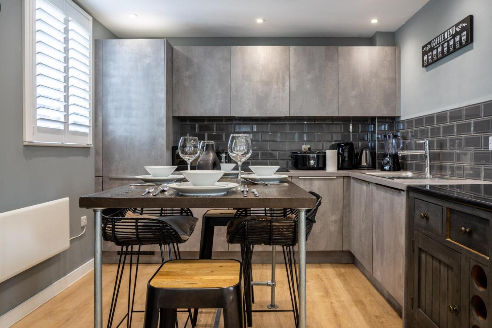 2-bedroom Cardiff Bay apartment Wi-Fi, Parking view 2