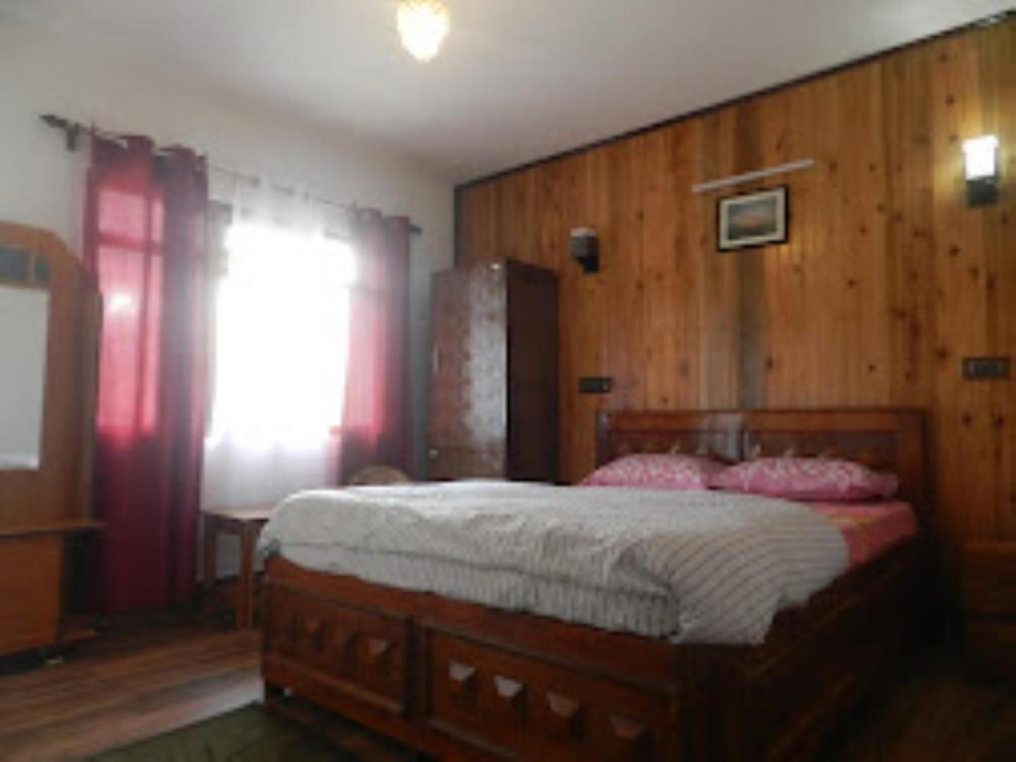 Photo 10