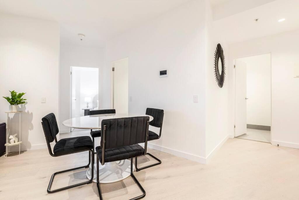 Brand New Apt in Best CBD Area! 71sqm, Green view