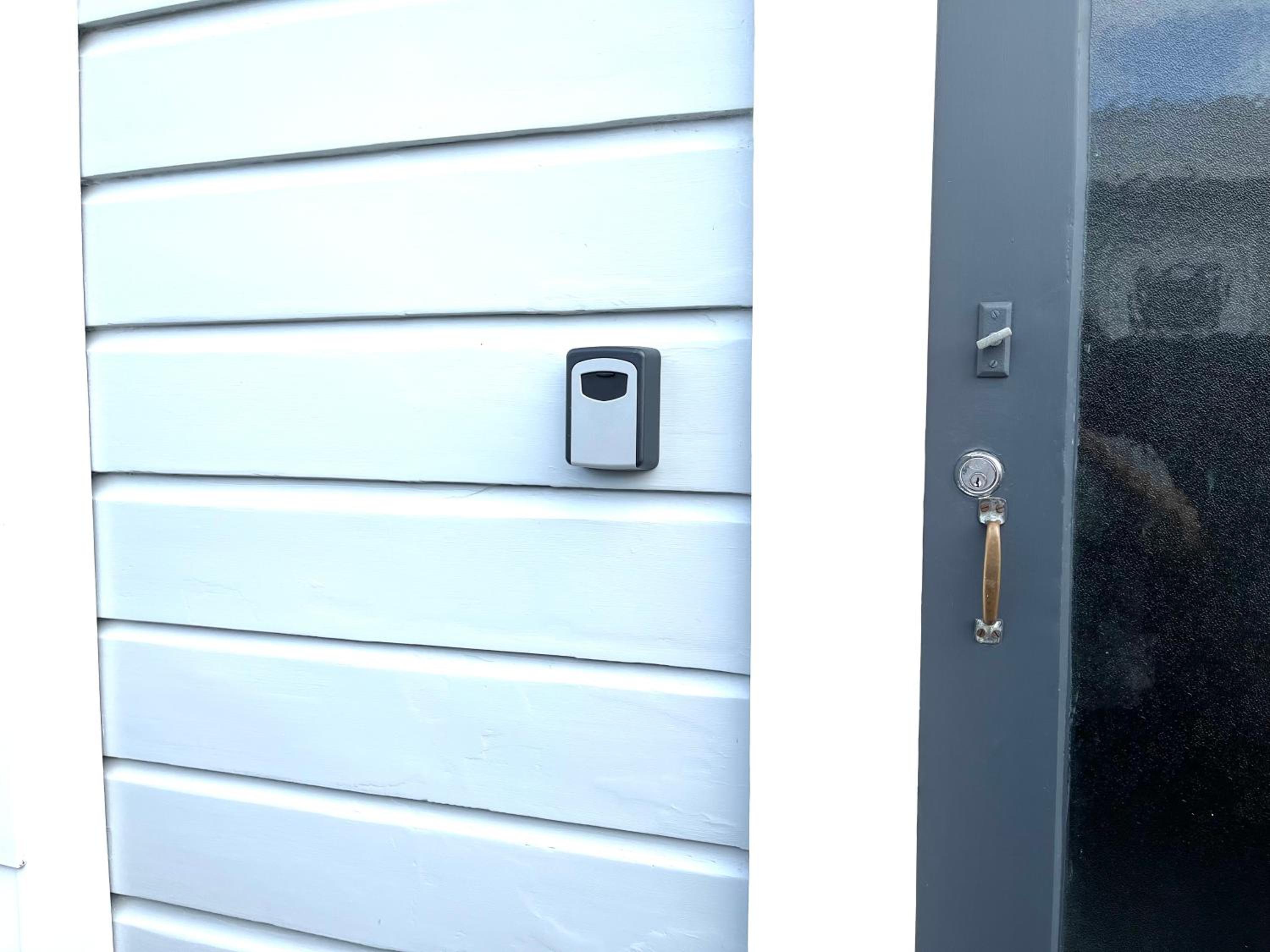 Holiday Home Close to Beach Private Parking view 5