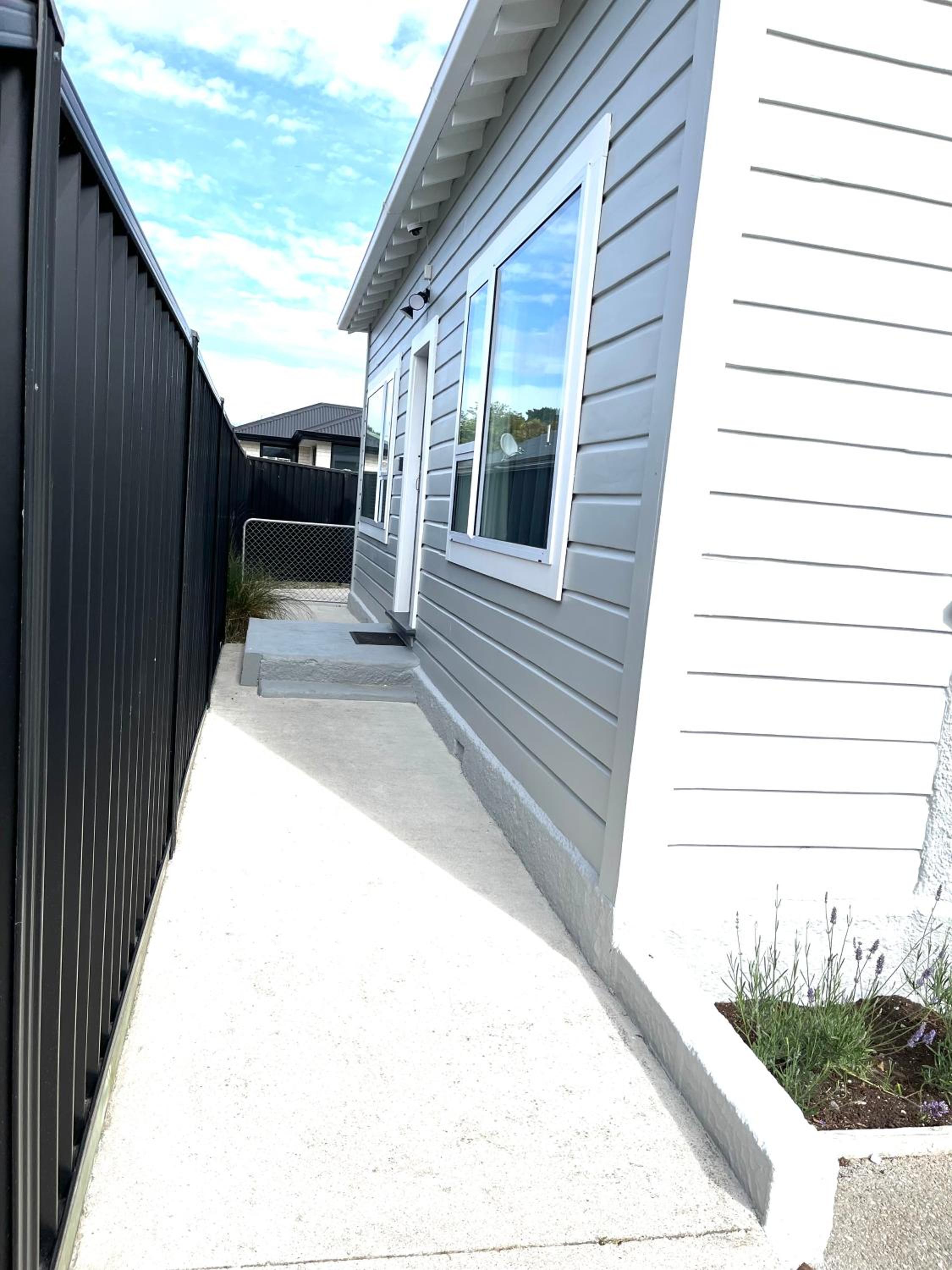Holiday Home Close to Beach Private Parking view 4