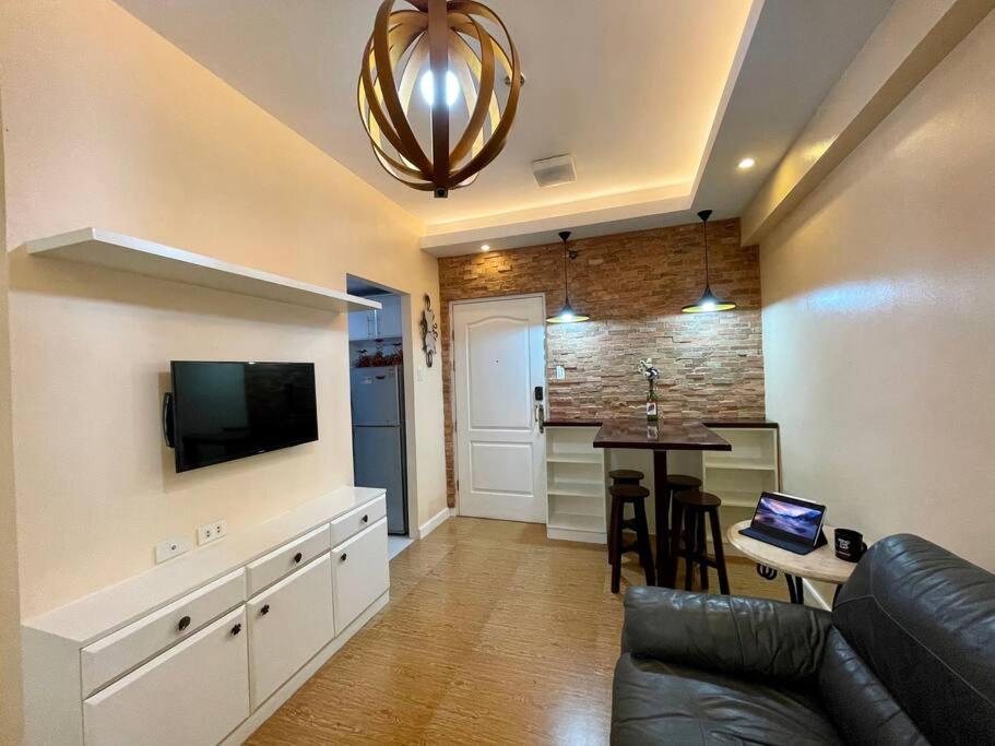 Cozy 2BR at Burgos Circle, BGC, Taguig