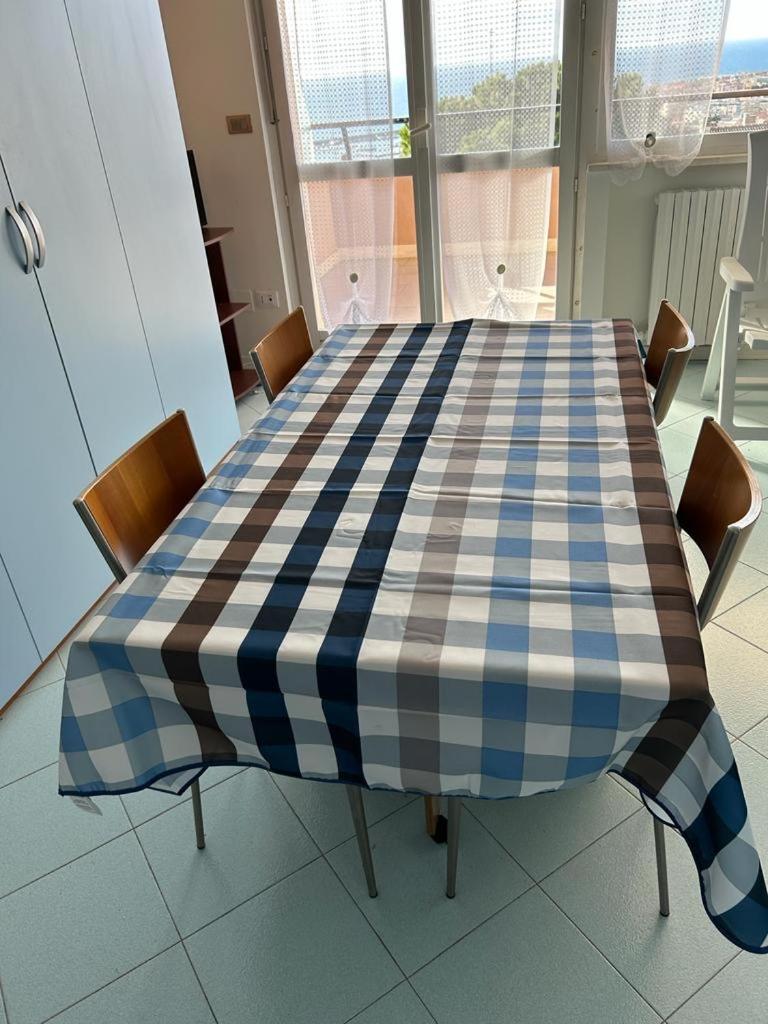 Sanremo ViP - Sea view - Pool & Tennis - Free parking view 4