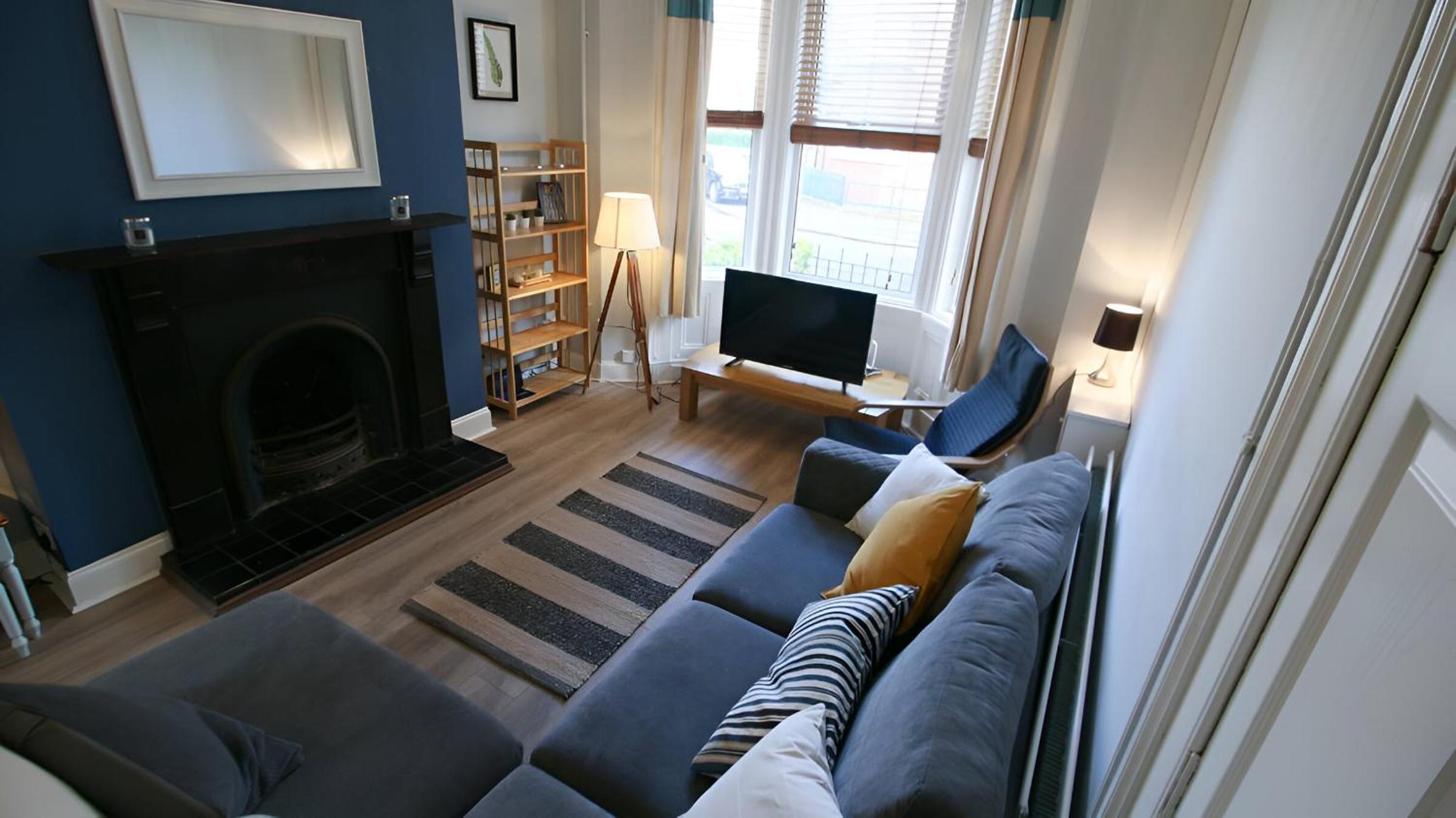 Spacious Victorian Townhouse in Popular Location view 3
