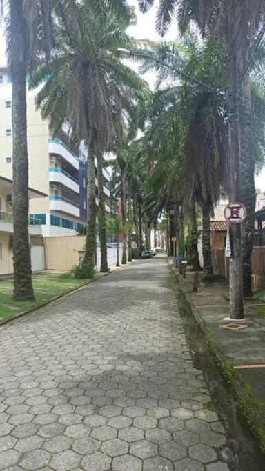 Relaxe e caminhe até a praia - Apto. Praia Grande