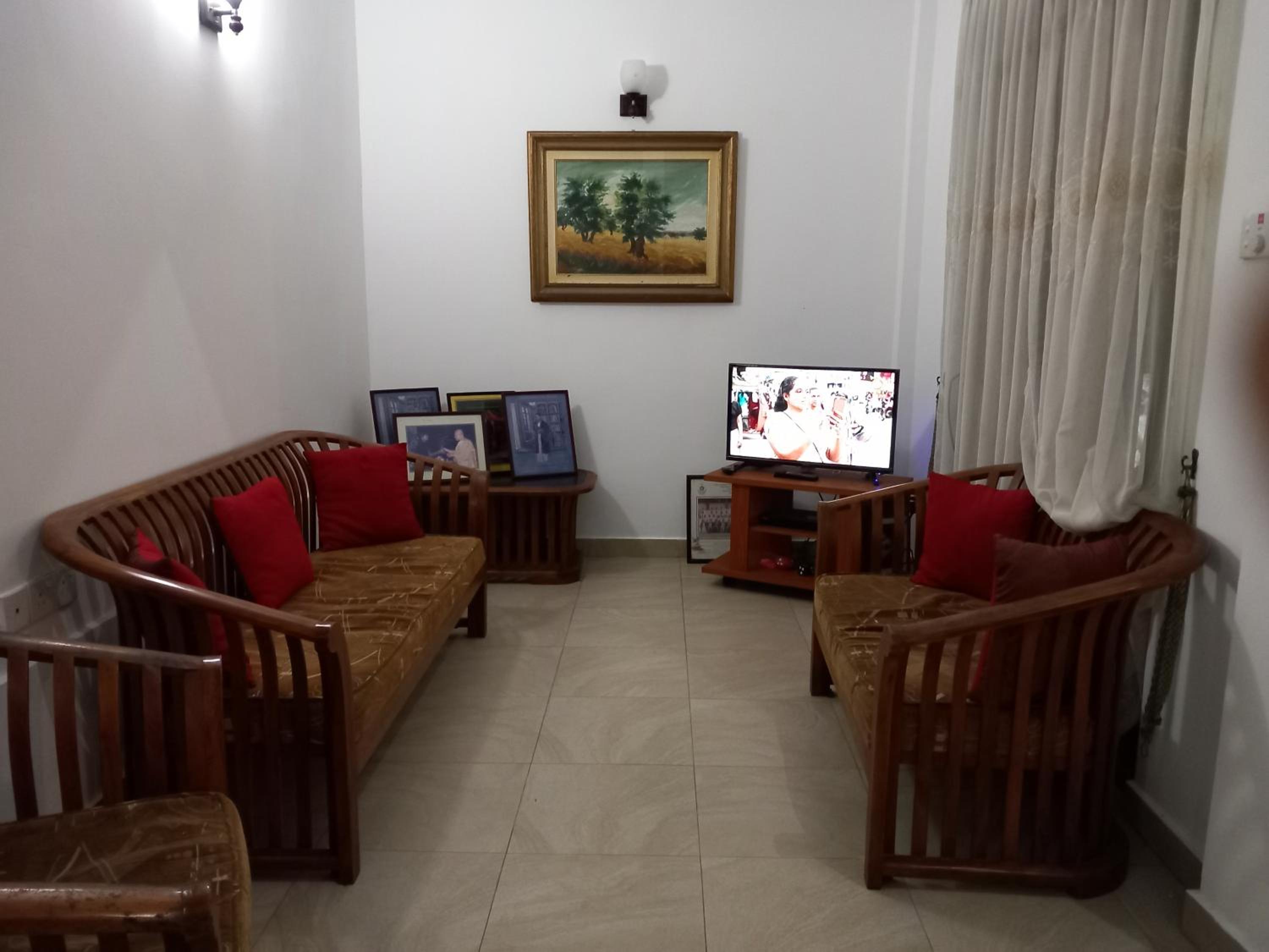 Dahamdinu Guest house