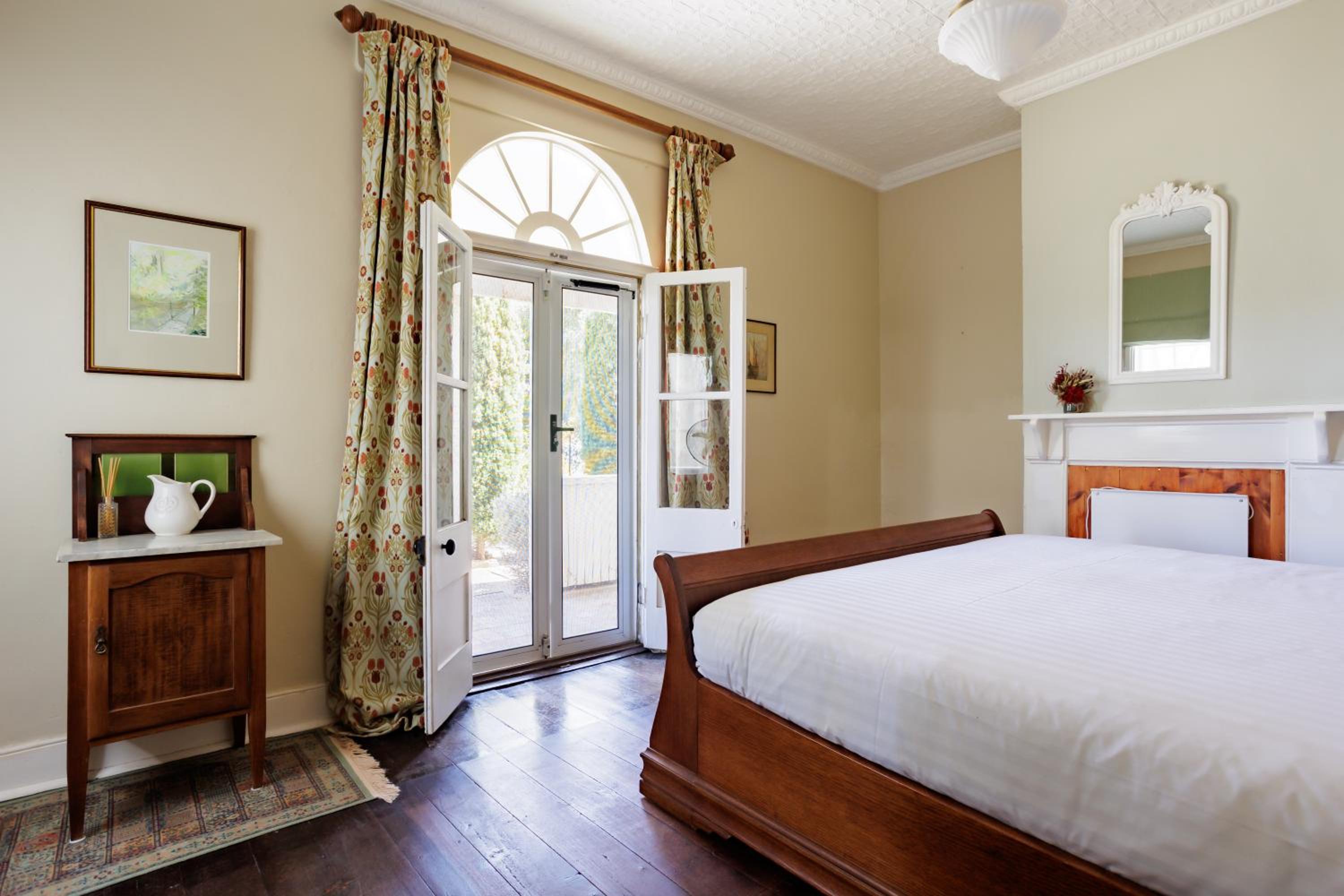Wollaston House by the BnB Collection