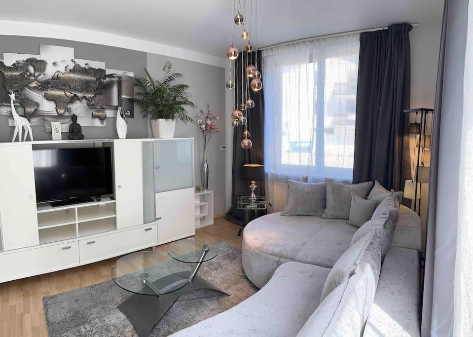 Haus Schmidhuber Ferienwohnung 1 mit 2 Schlafzimmern und Terrasse