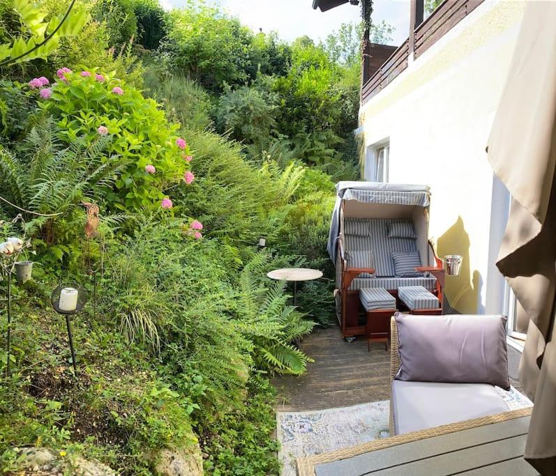 Haus Schmidhuber Ferienwohnung 1 mit 2 Schlafzimmern und Terrasse