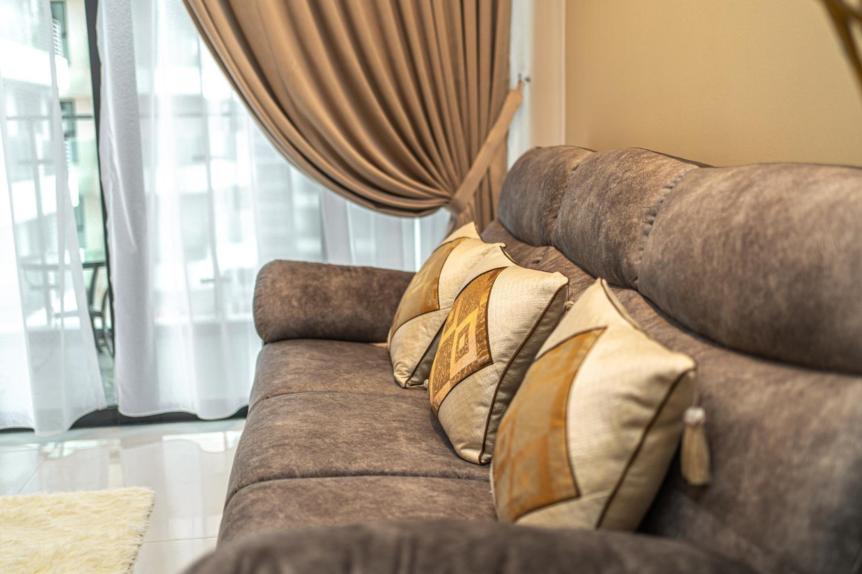 Dangabay Citrus Comforts 2Br 4Pax Baypoint by Our Stay