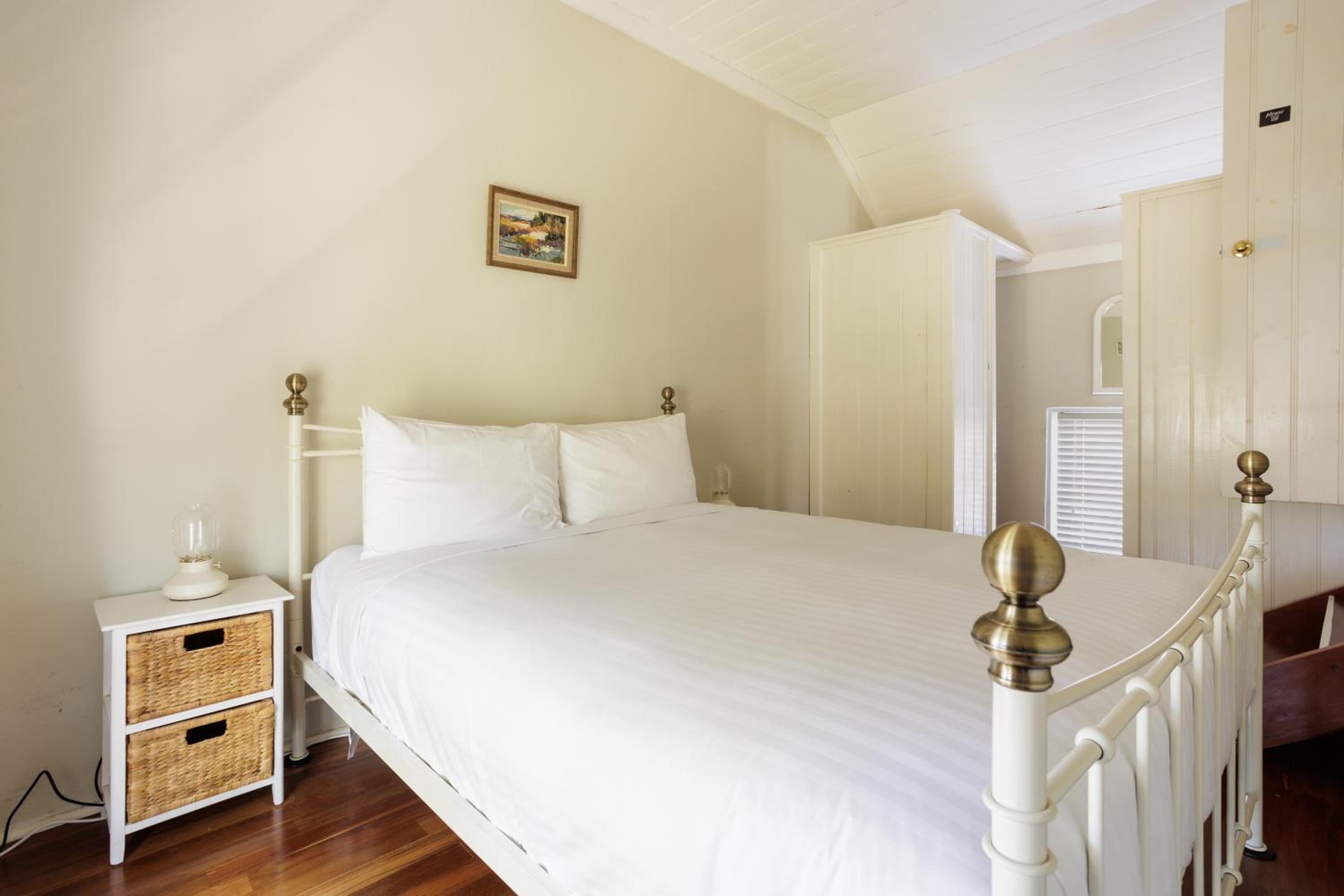 Wollaston House by the BnB Collection