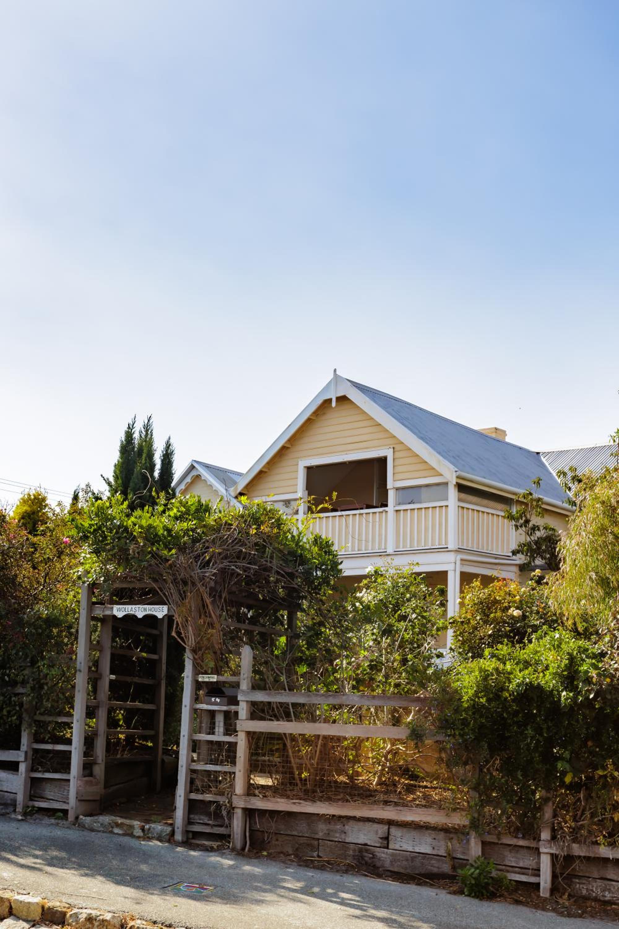 Wollaston House by the BnB Collection