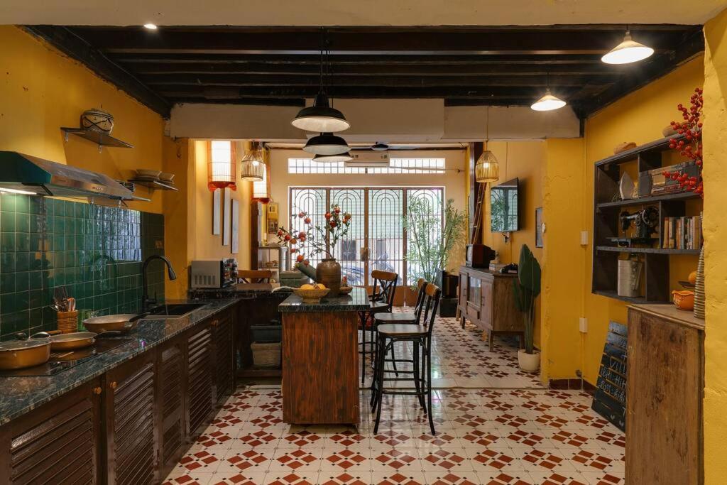 Ben Thanh Vietnamese cultural house by SSens Homes