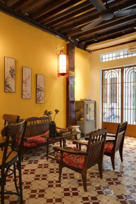 Ben Thanh Vietnamese cultural house by SSens Homes