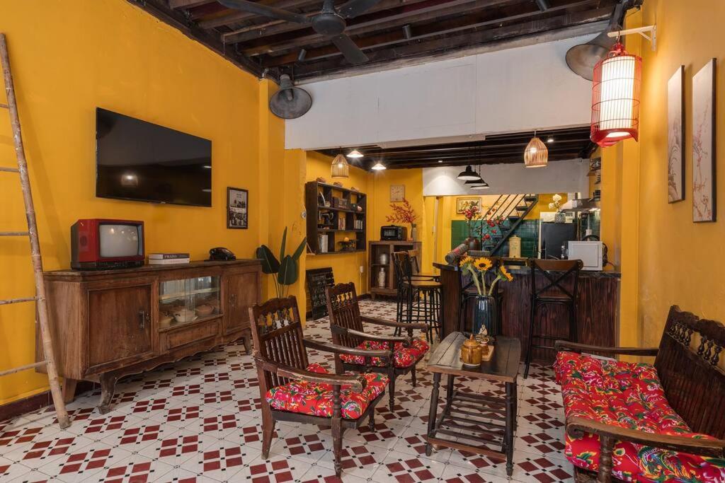 Ben Thanh Vietnamese cultural house by SSens Homes