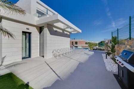 Villa de Lujo c/ Piscina Climatizada, las Colinas