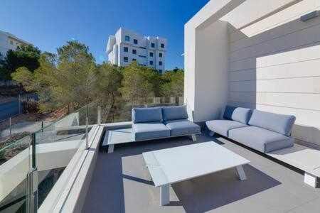 Villa de Lujo c/ Piscina Climatizada, las Colinas