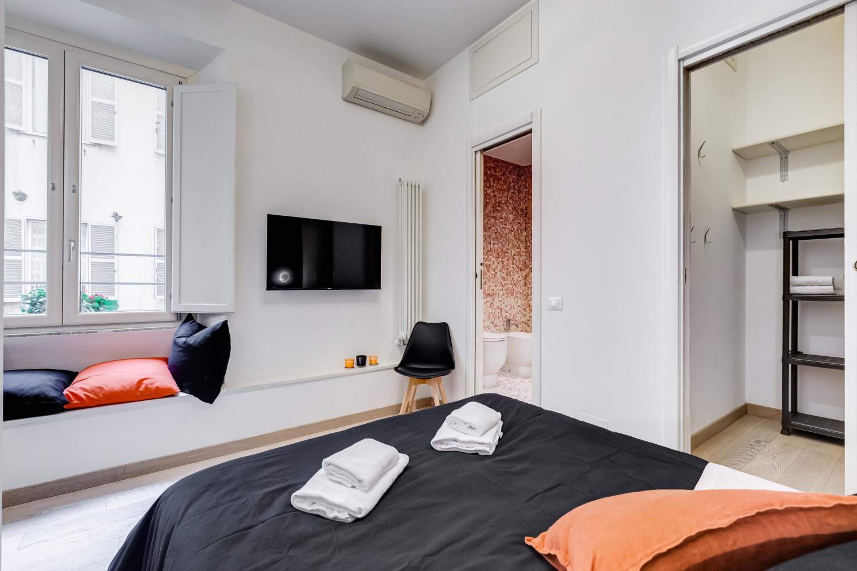 Classy 2-bdr in Termini district