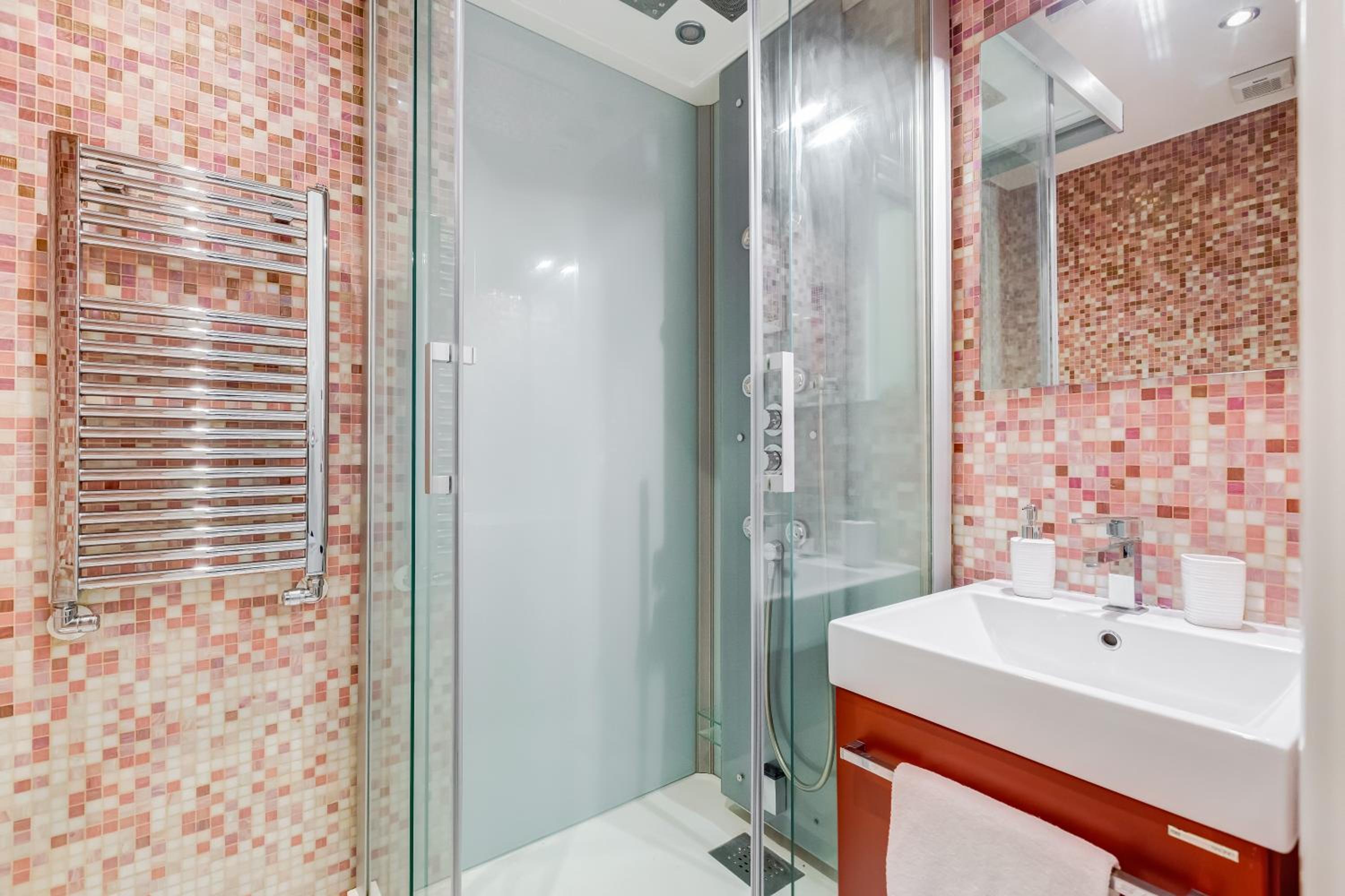 Classy 2-bdr in Termini district