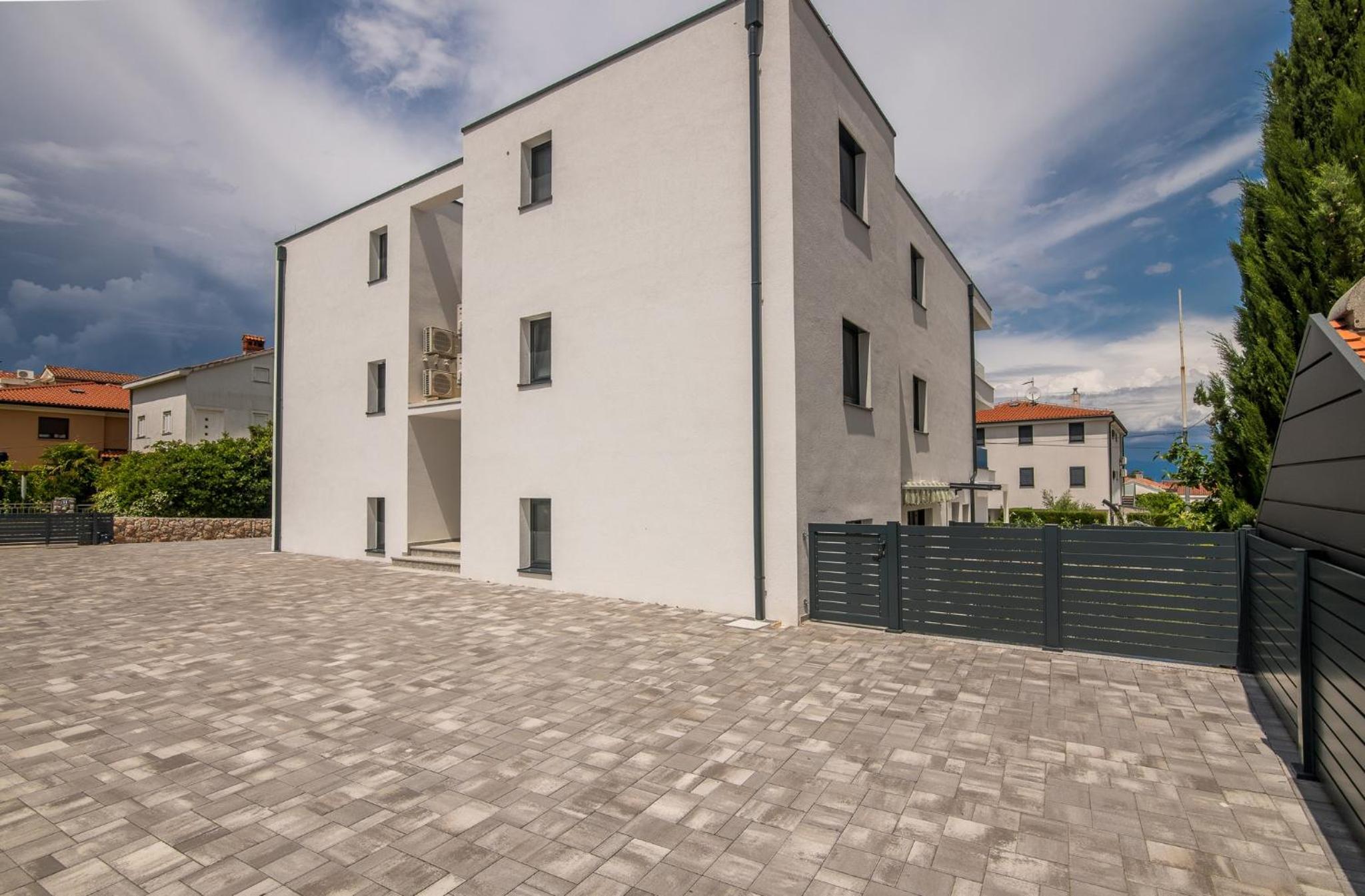 Deluxe Apartments