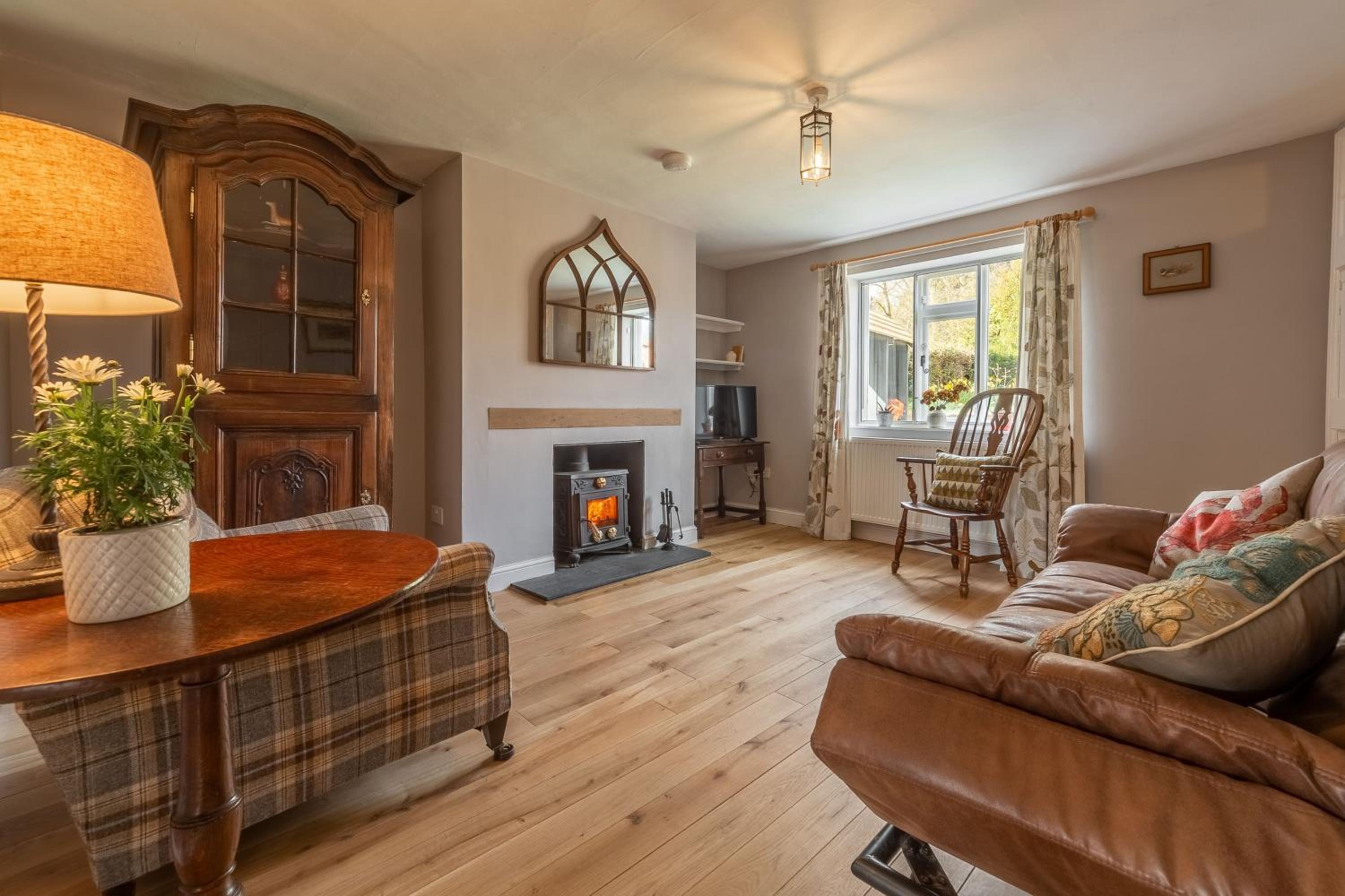 Pond Cottage E view 2