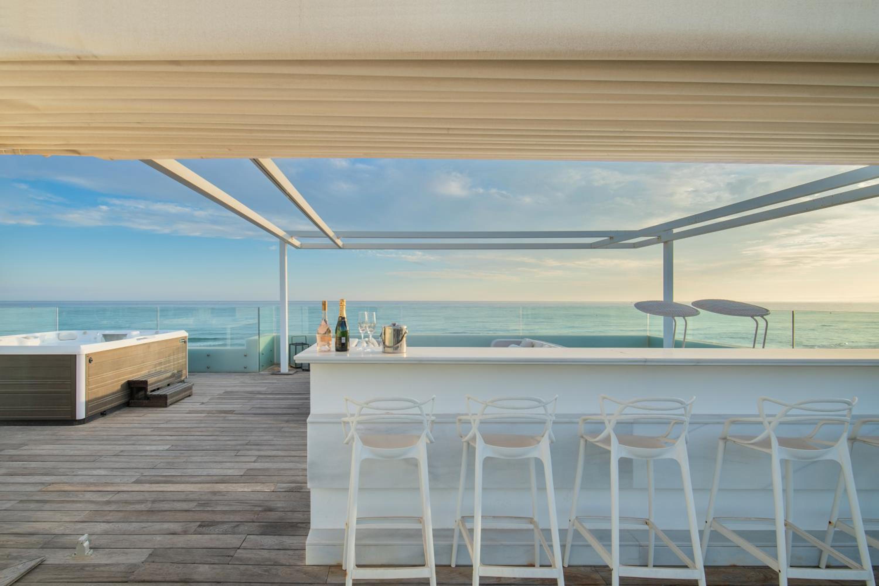 Frontline 6 BDRM Luxury Villa w Beach Access view 4
