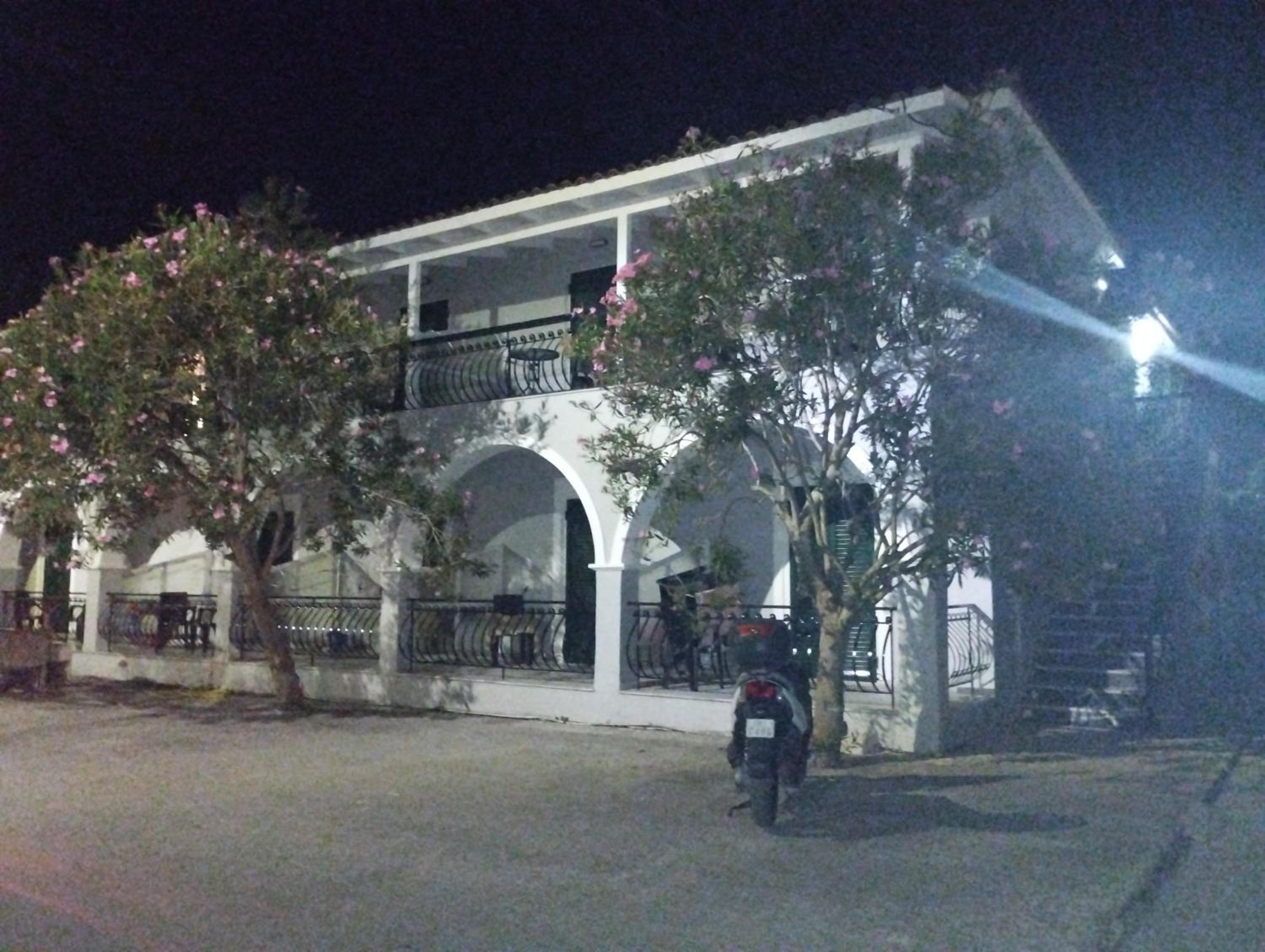 Panos Apartments