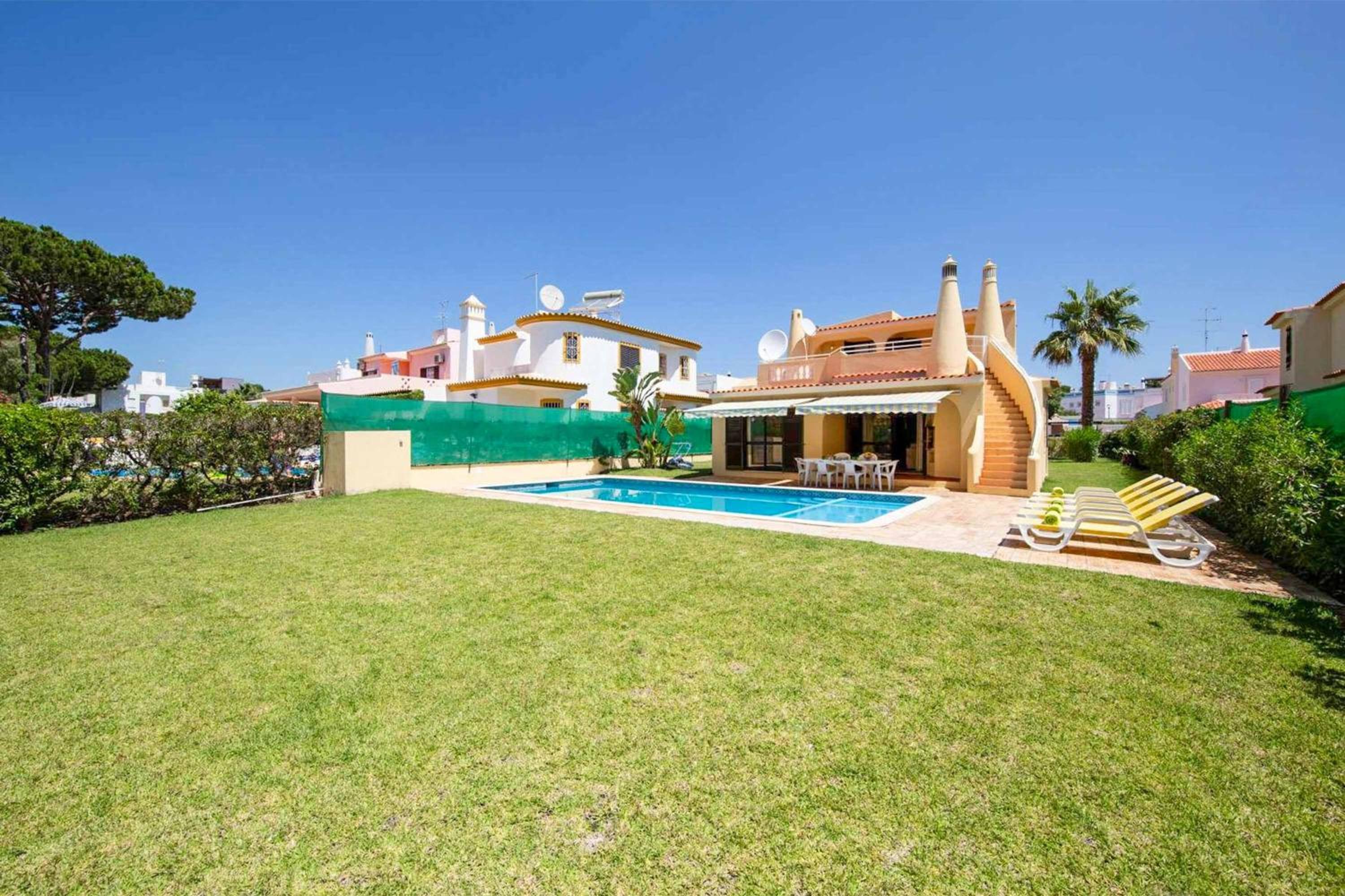 Villa Daffodil Golf view 2