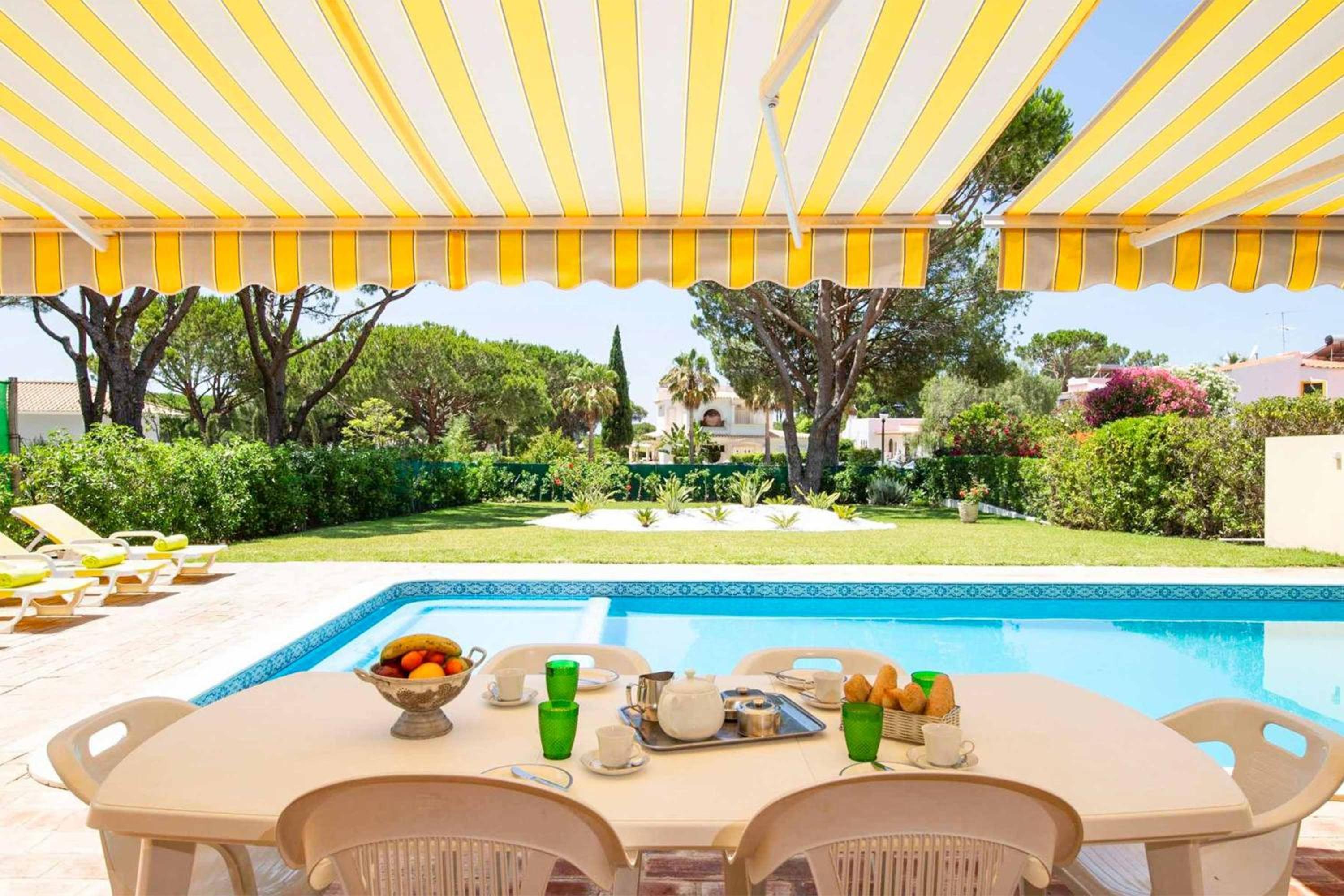 Villa Daffodil Golf view 3