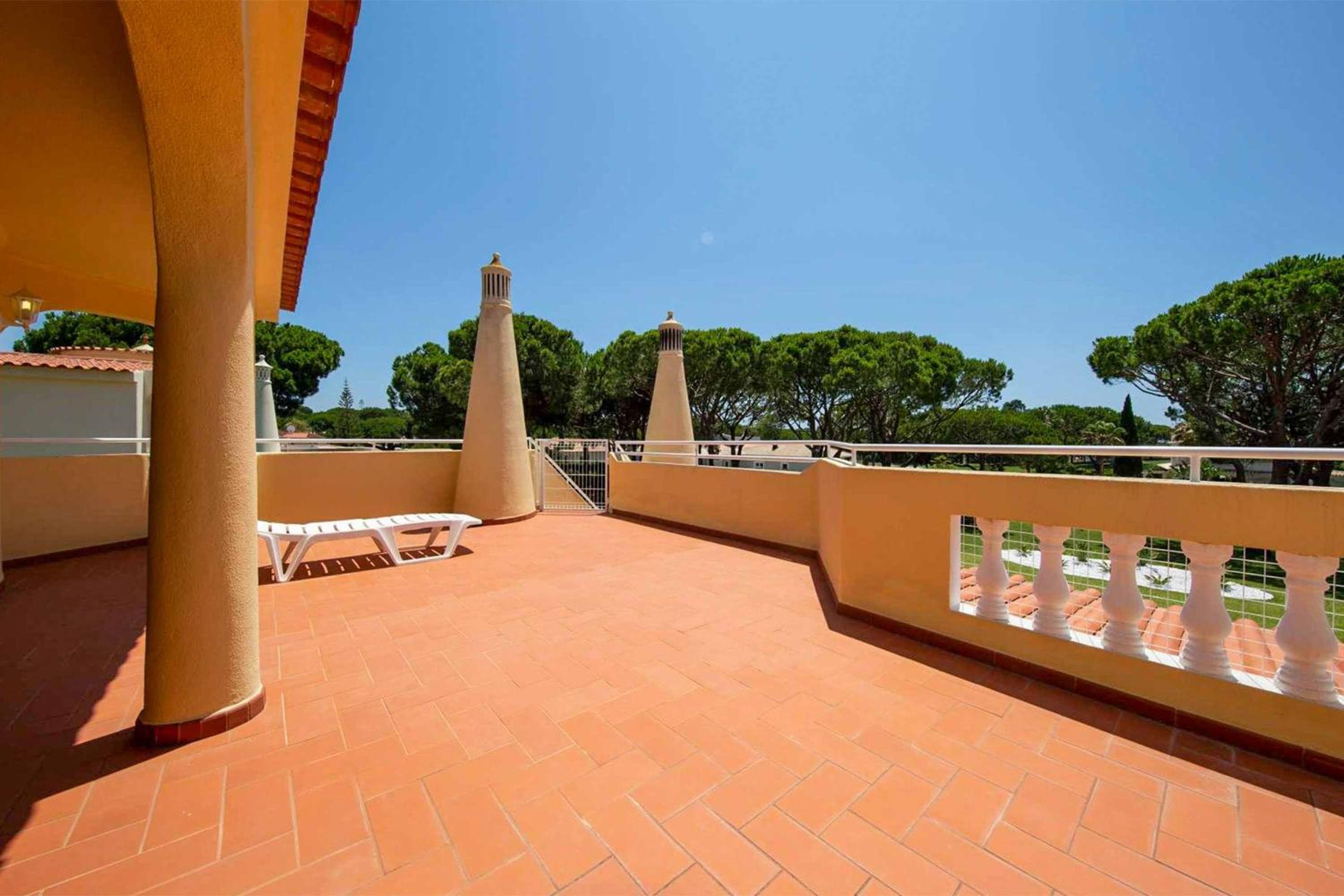 Villa Daffodil Golf view 5