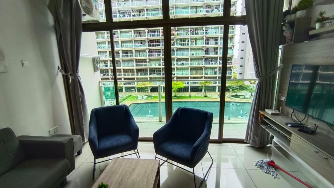 PALAZIO CONDO (MOUNT AUSTIN)