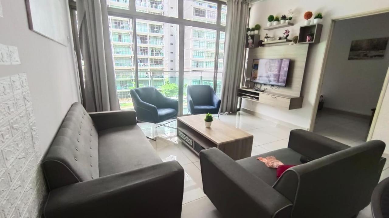 PALAZIO CONDO (MOUNT AUSTIN)