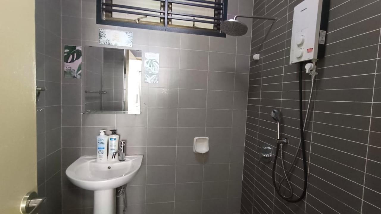 PALAZIO CONDO (MOUNT AUSTIN)