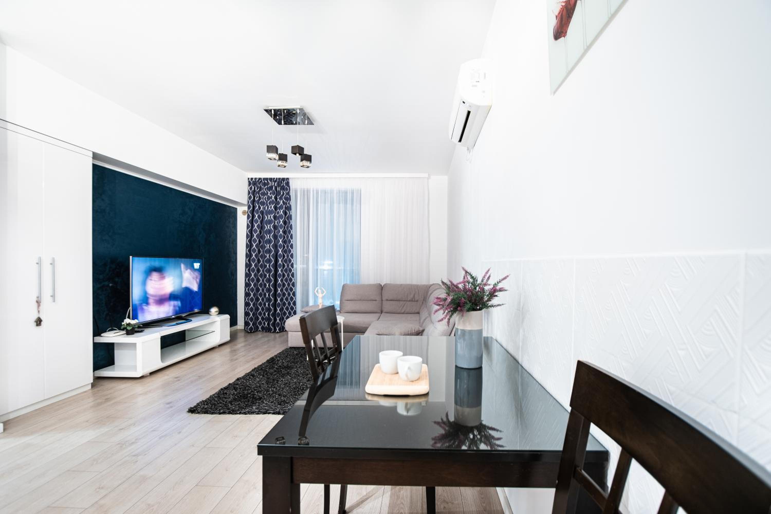 Opal Luxury Aviatiei