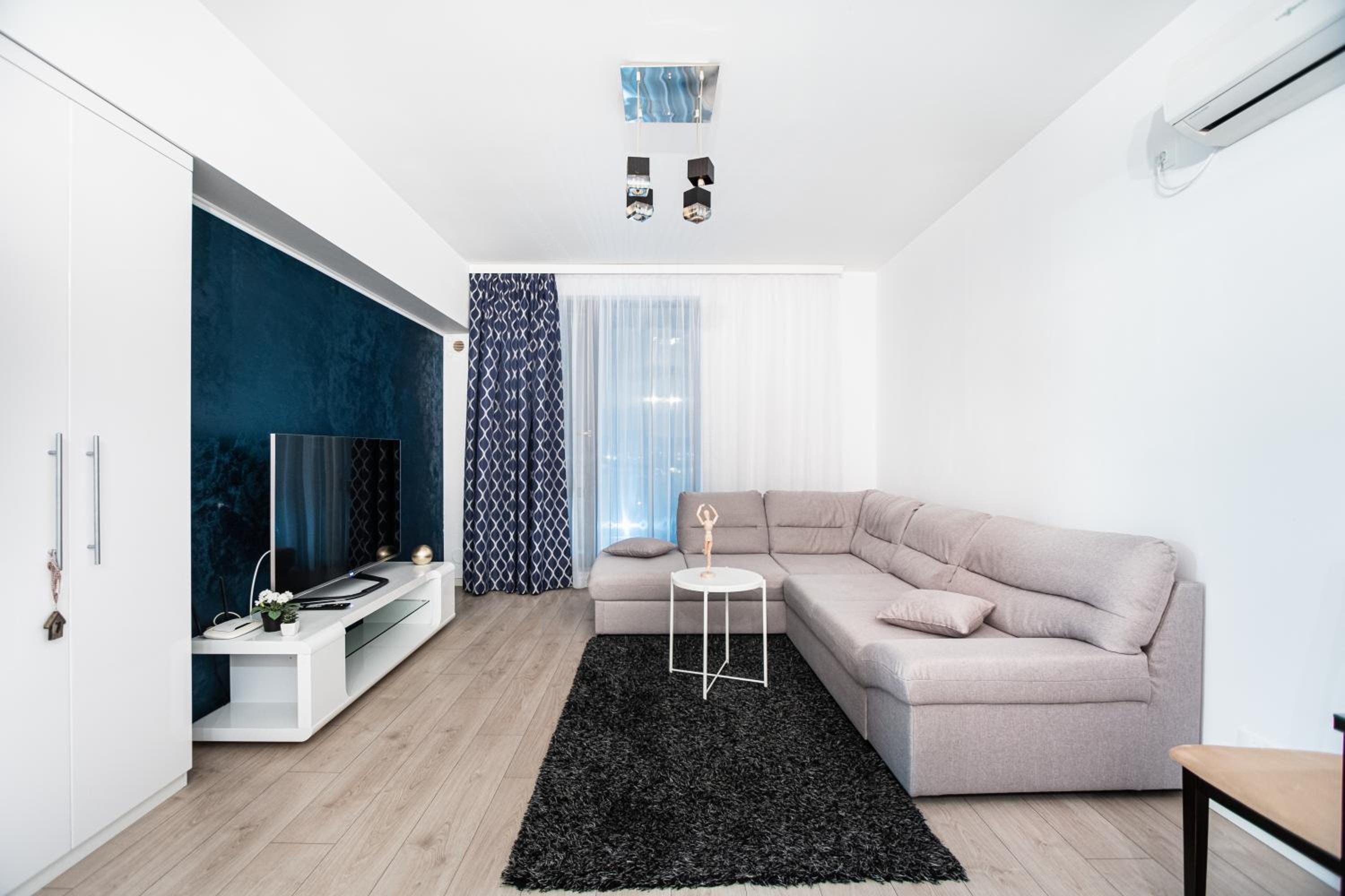Opal Luxury Aviatiei