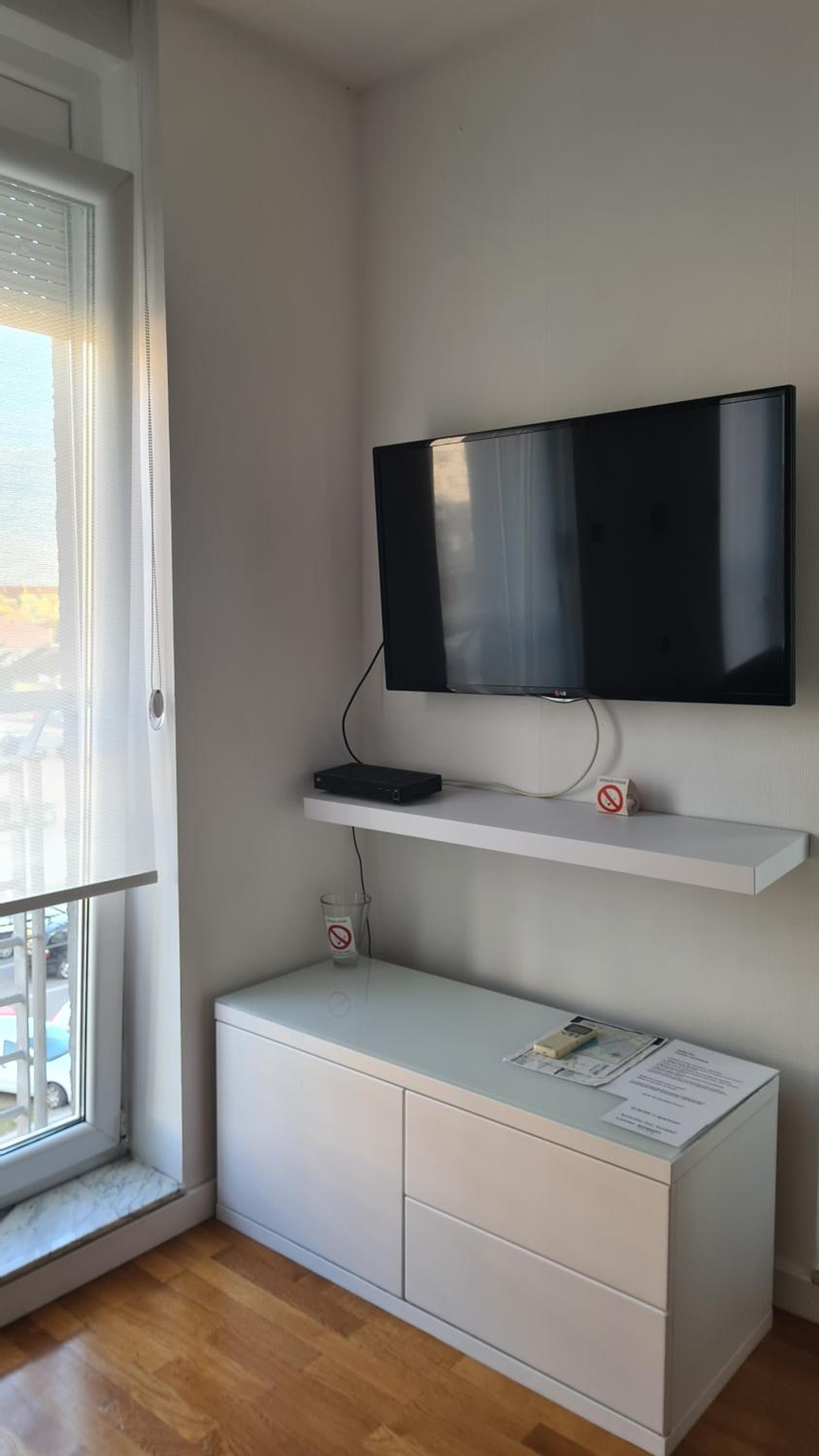 EUROPE 2 Apartment view 3