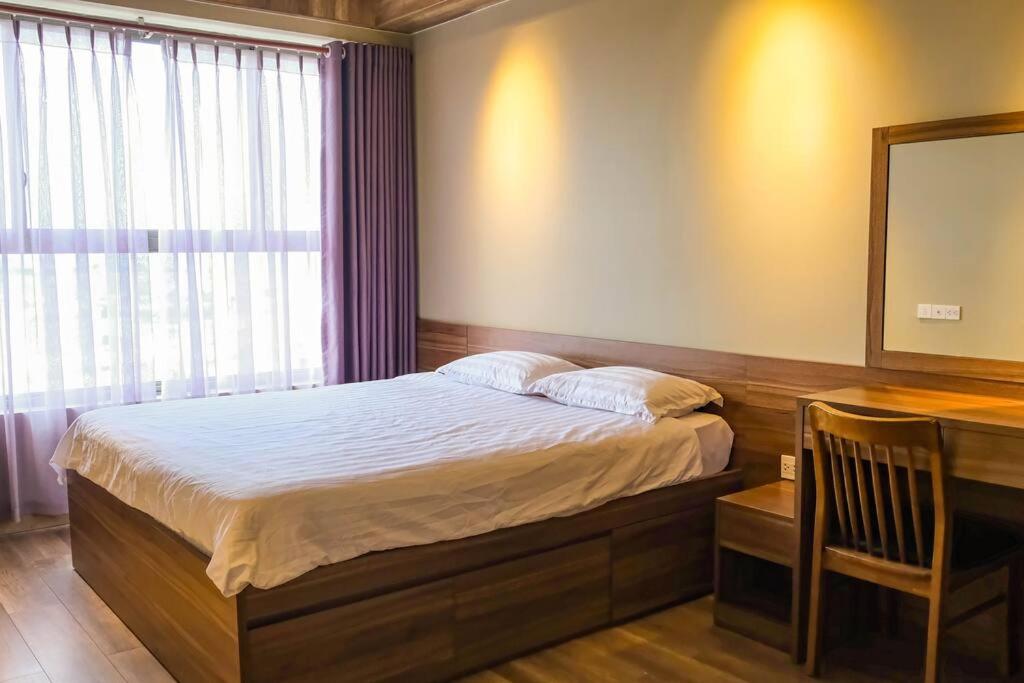 Cozy apartment with Airport runway view - 2BR GYM and POOL