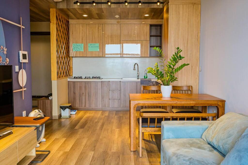 Cozy apartment with Airport runway view - 2BR GYM and POOL