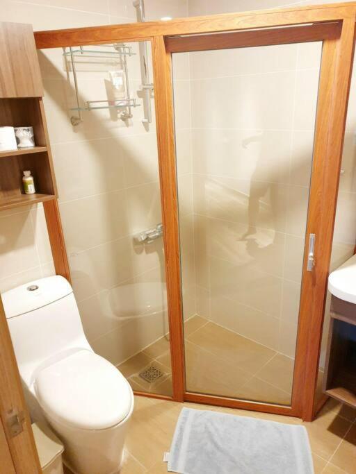 Cozy apartment with Airport runway view - 2BR GYM and POOL